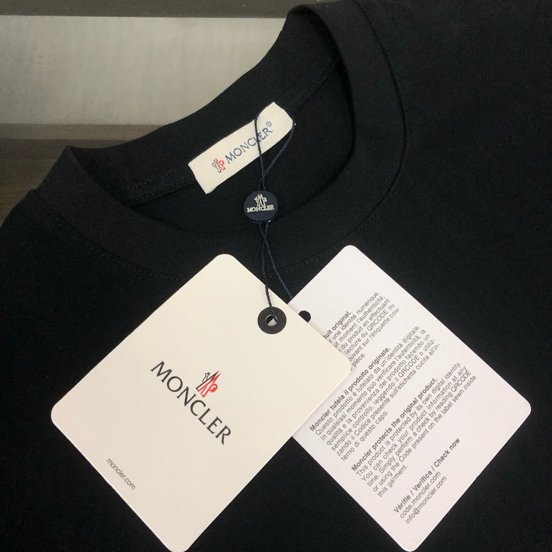 Moncler T-shirt