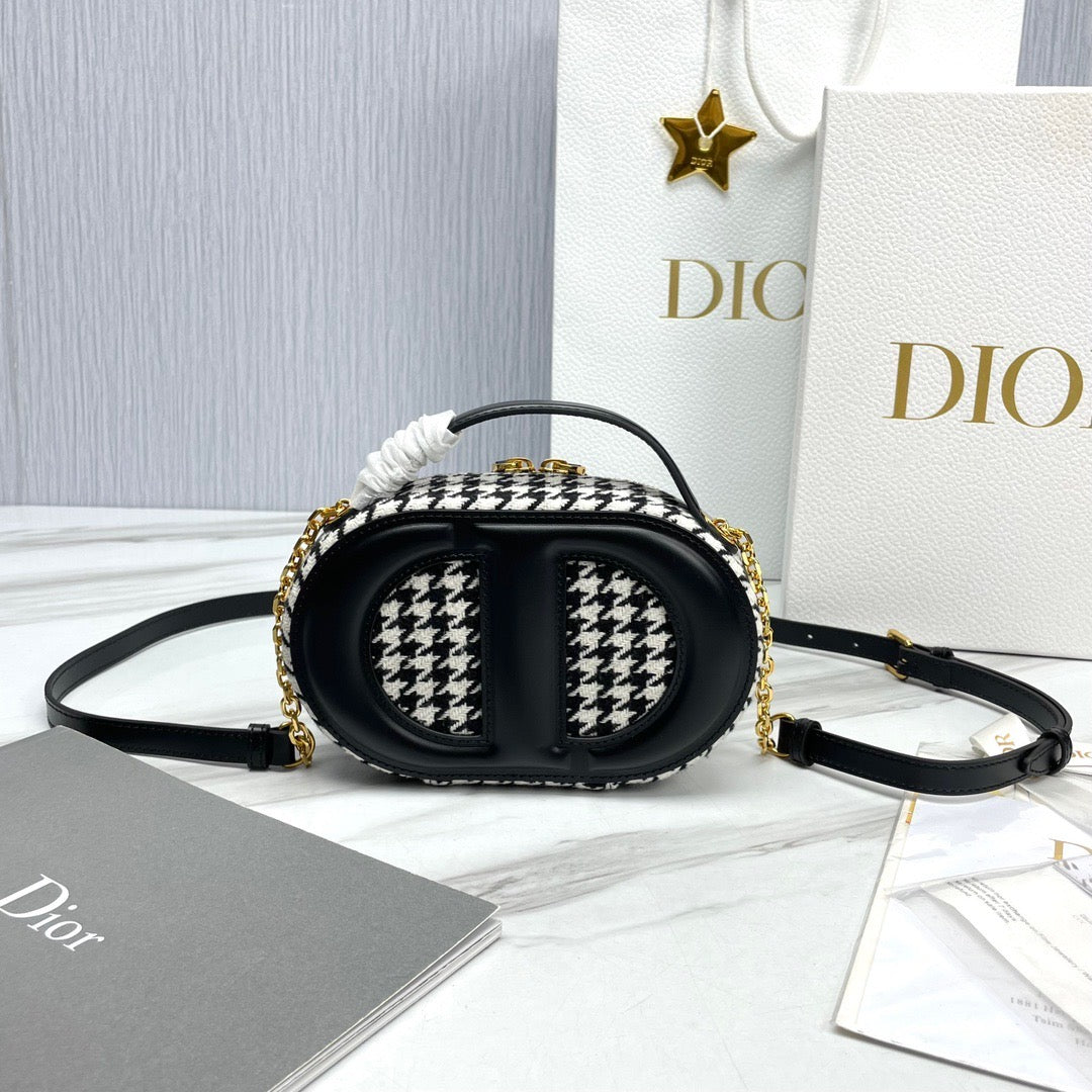 DIO Signature Oval Bag (18cm)