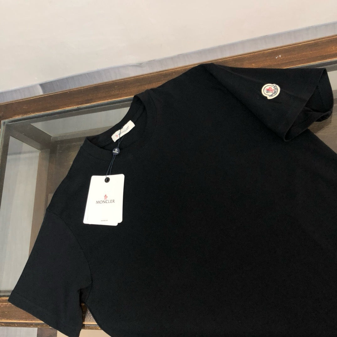 Moncler T-shirt