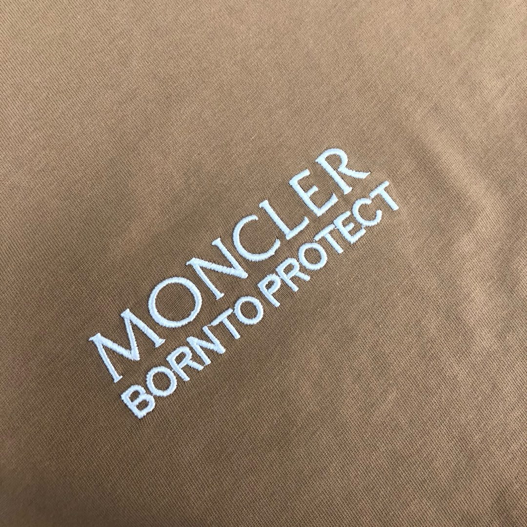 Moncler T-shirt