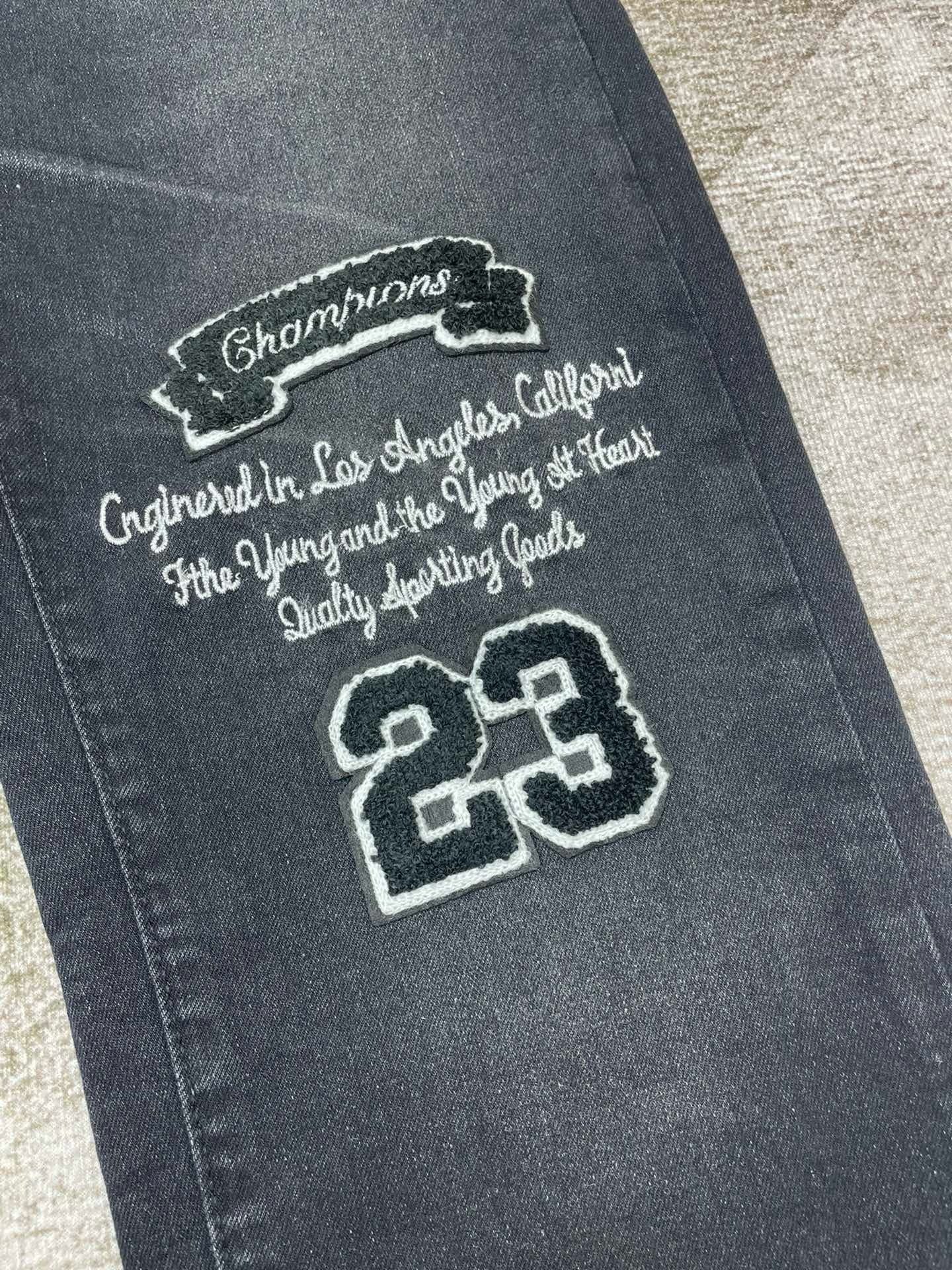 Amiri Jeans