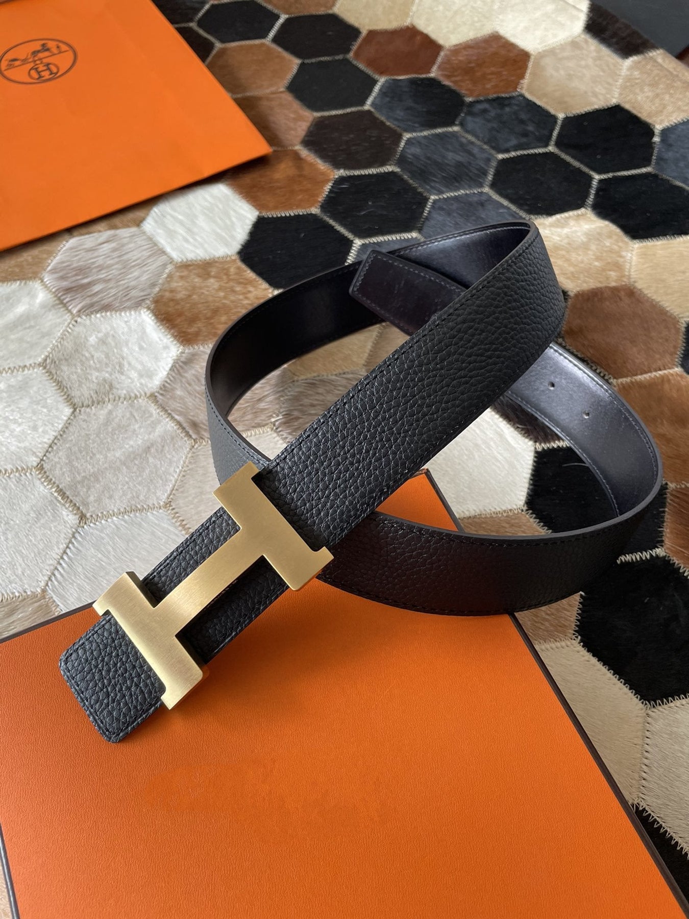 H CONTANCE BELT 38MM GOLD BUCKLE BLACK LEATHER