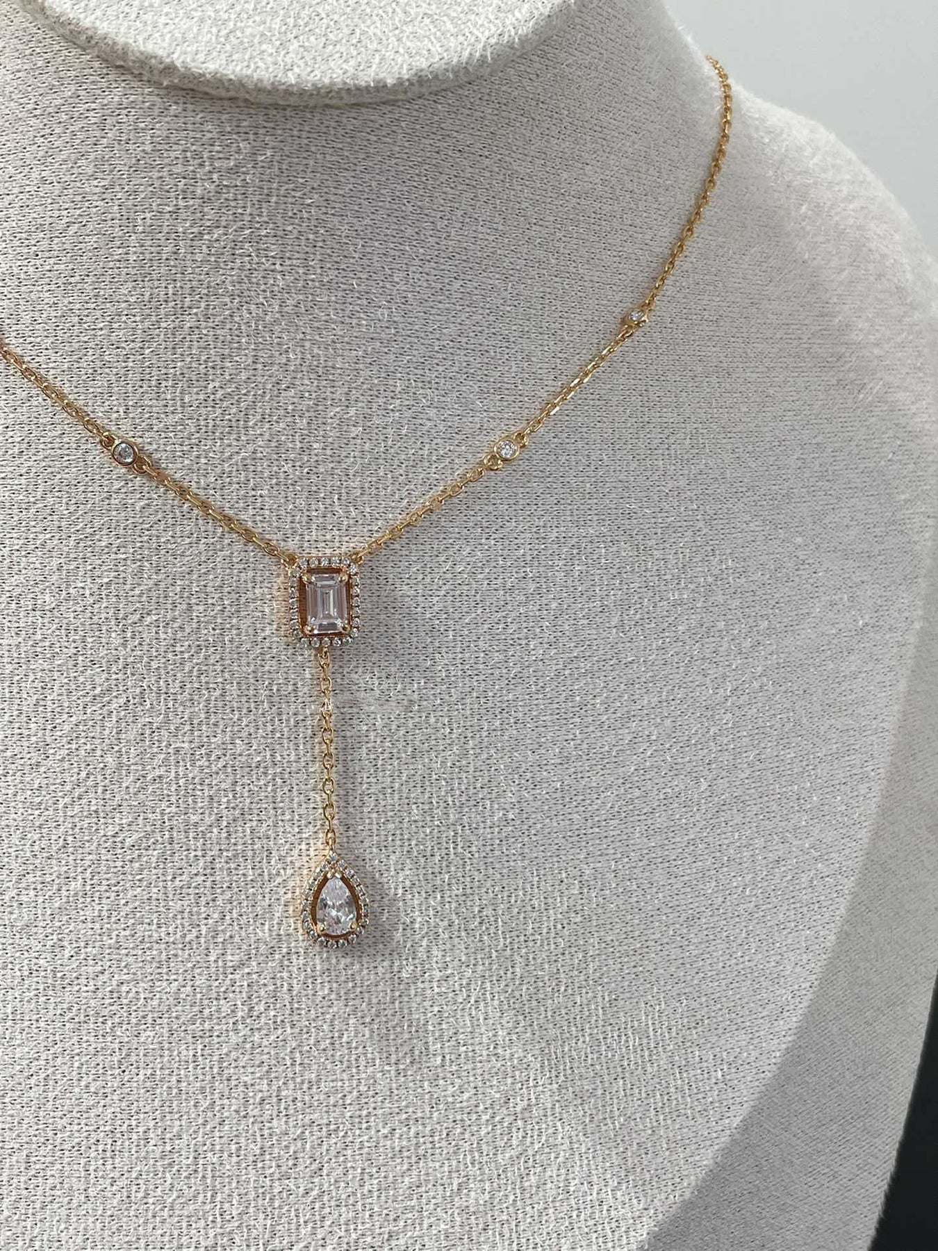 MY TWIN DIAMOND PINK GOLD TIE NECKLACE