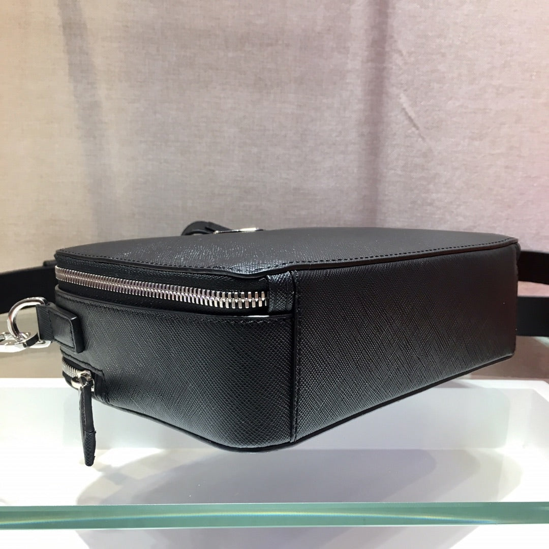MEDIUM BRIQUE BAG 22 IN BLACK SAFFIANO LEATHER