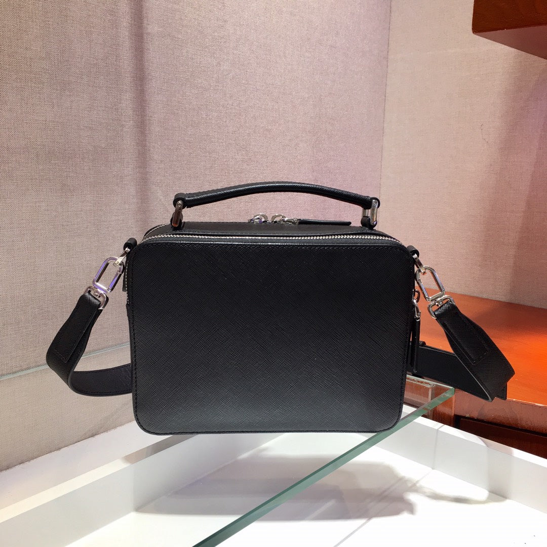 MEDIUM BRIQUE BAG 22 IN BLACK SAFFIANO LEATHER