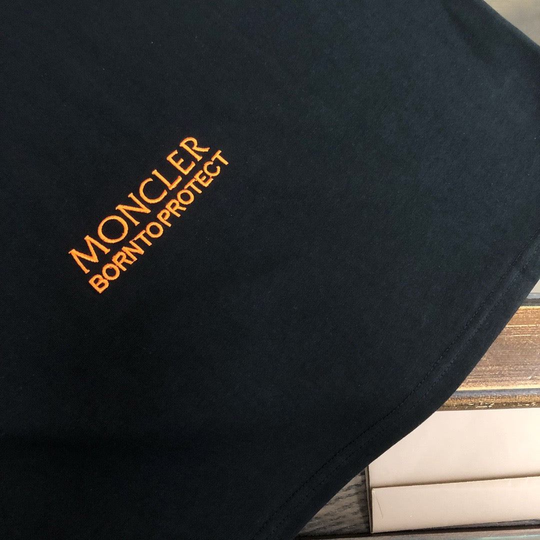 Moncler T-shirt