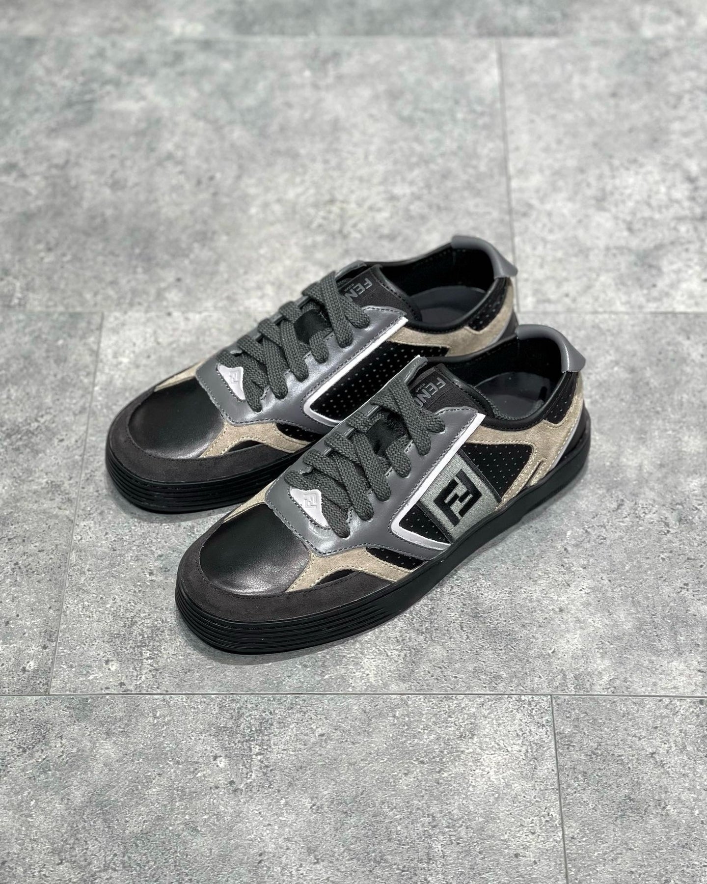 FEN Sneakers