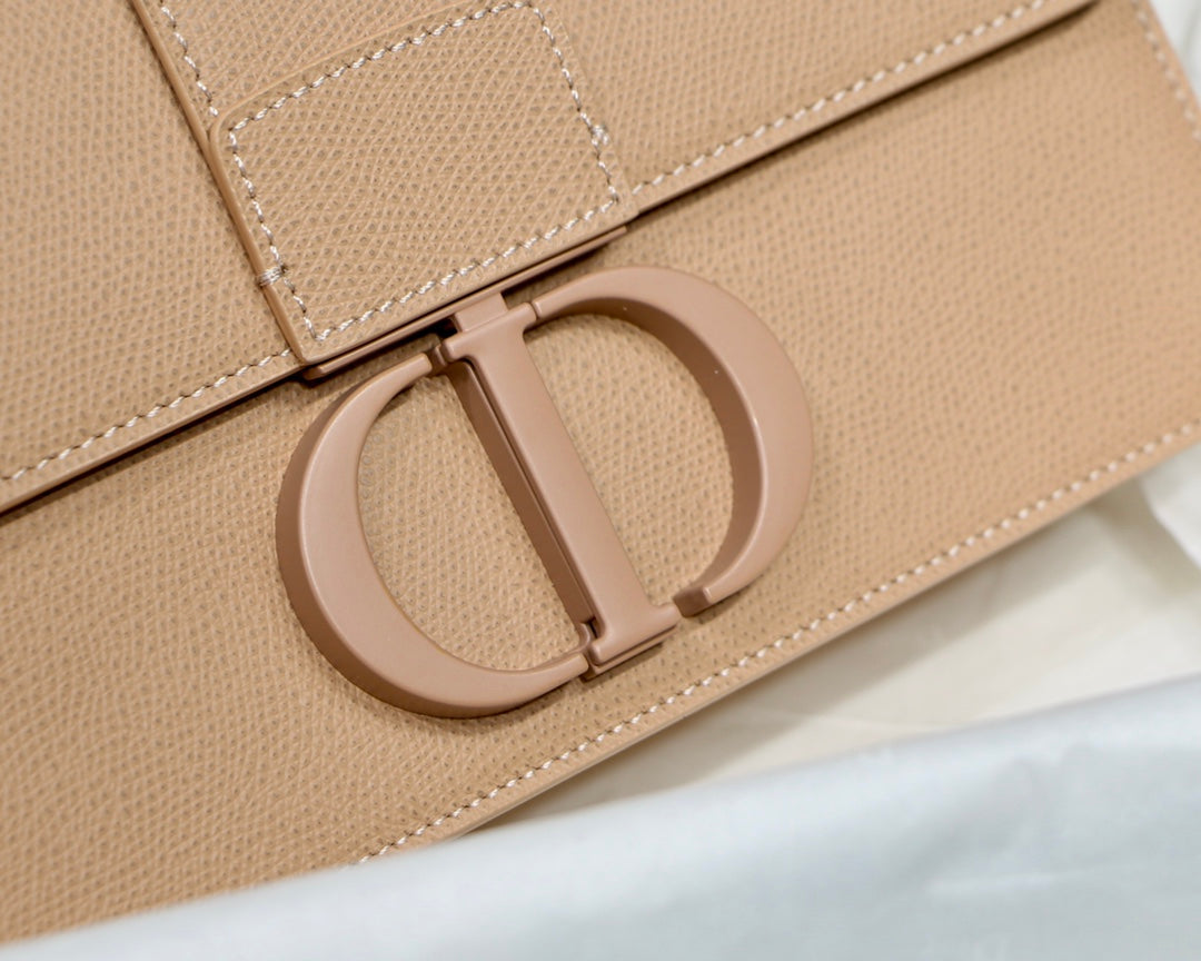 MONTAIGNE 24 IN BISQUE BEIGE CALFSKIN