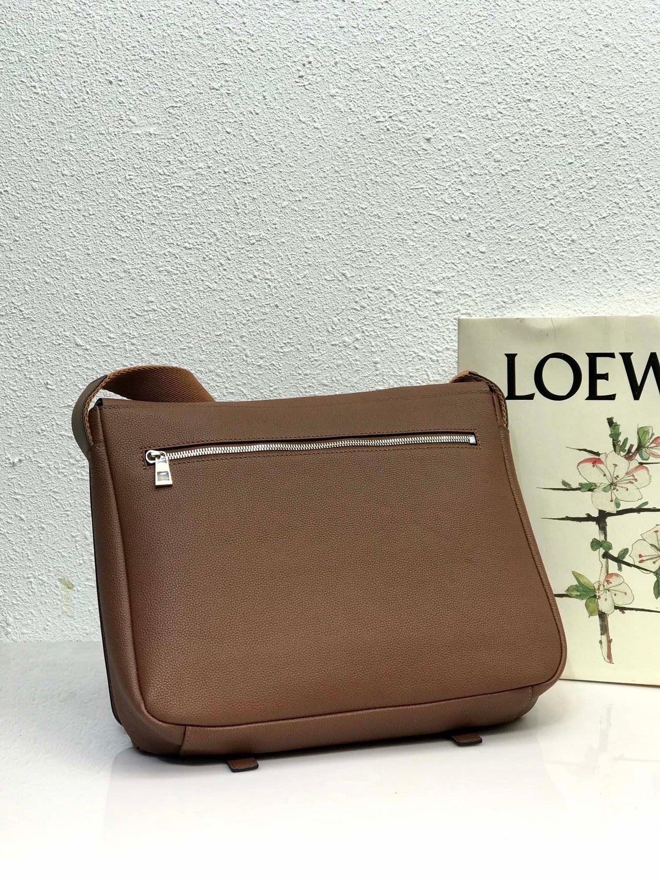 LOE 33 XS MILITARY MESSENGER BAG IN WINTER BROWN CALFSKIN AND JACQUARD