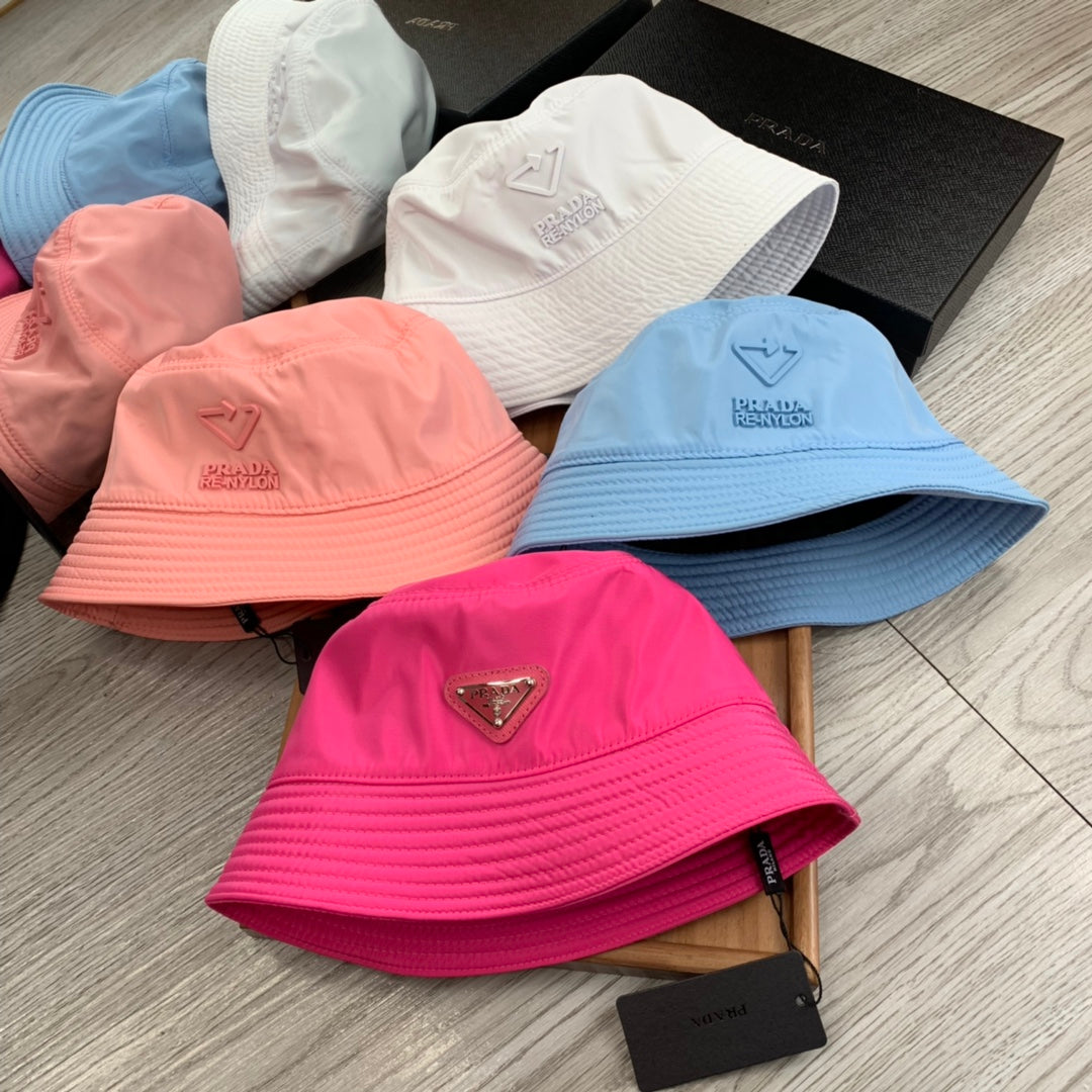 BUCKET HAT IN BRIGHT PINK RE-NYLON 234102