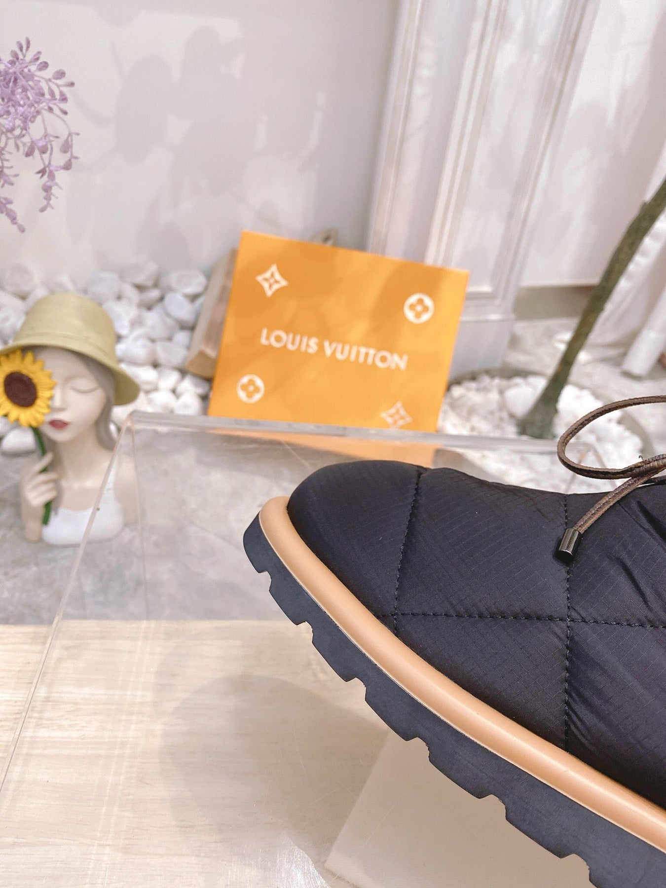 PILLOW COMFORT ANKLE BOOTS IN BLACK NYLON