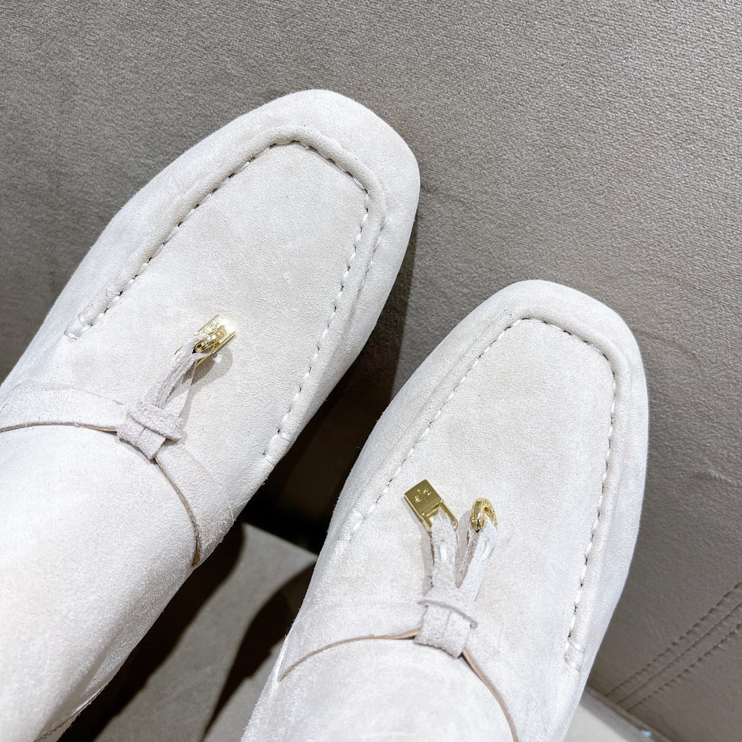 LP CHARMS ANKLE BOOTS METAL LOCK WHITE SUEDE