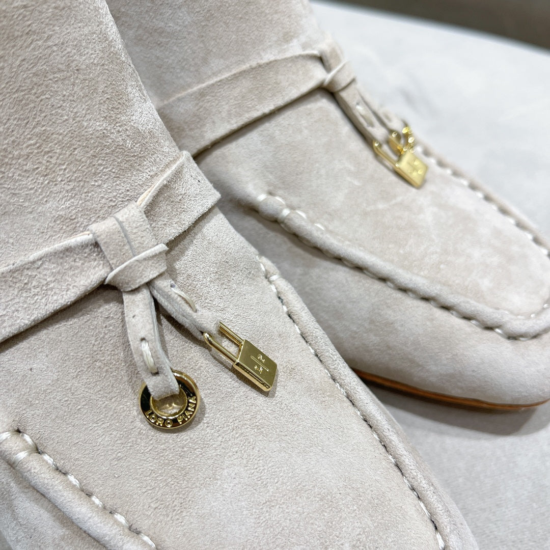LP CHARMS ANKLE BOOTS METAL LOCK LIGHT GRAY SUEDE