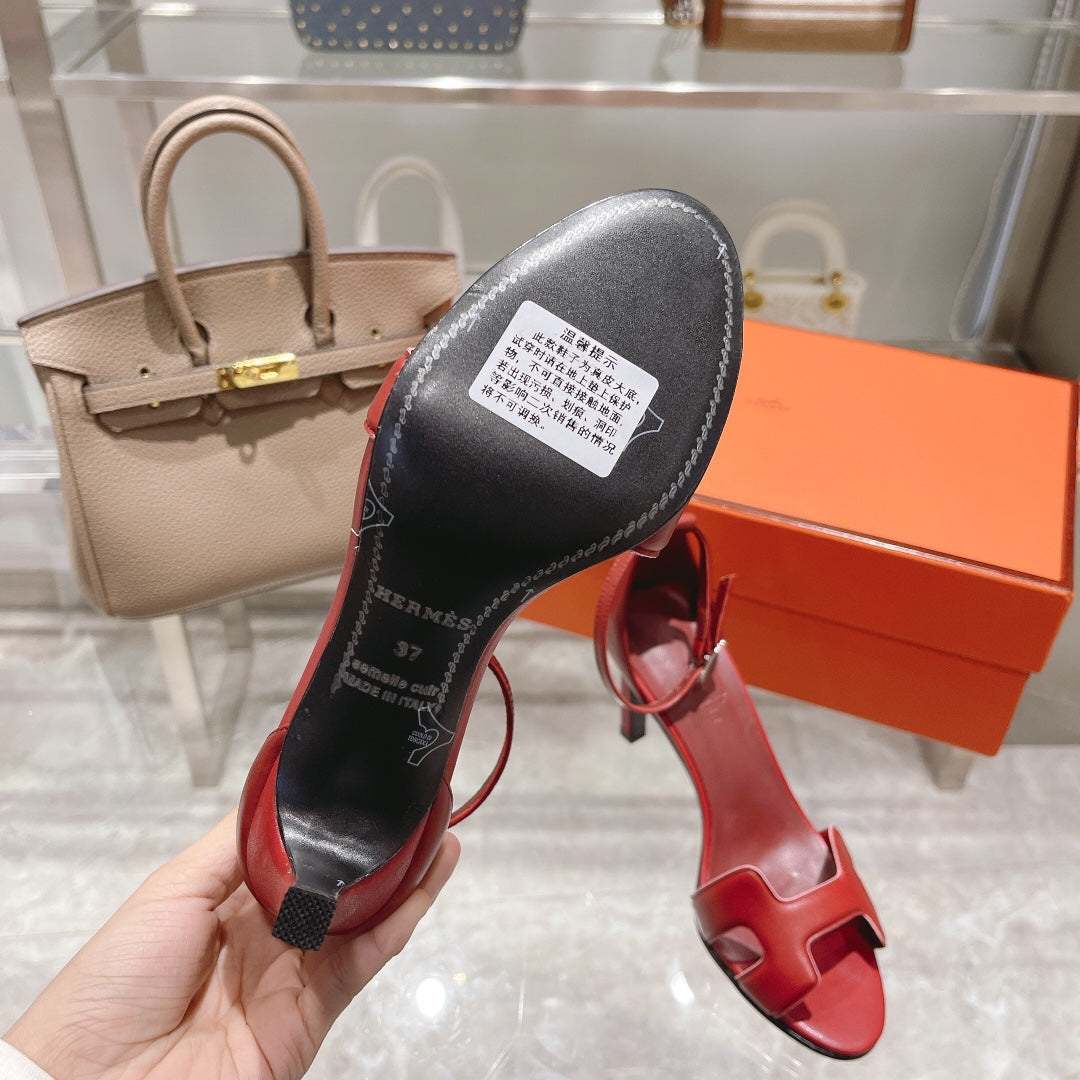 PREMIERE 105 SANDAL IN CHERRY RED CALFSKIN