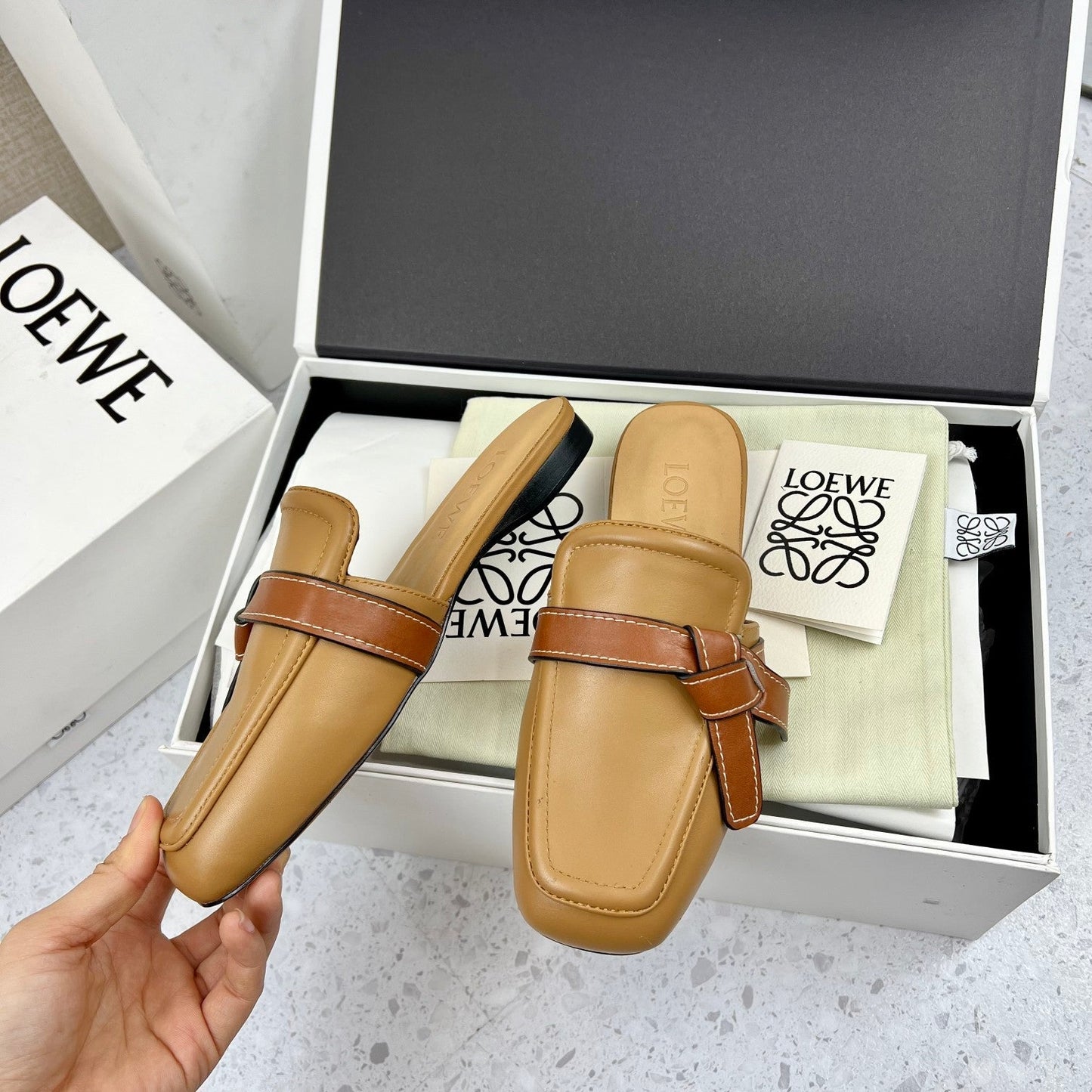 LW GATE BROWN BELTED MULE CAMEL CALFSKIN