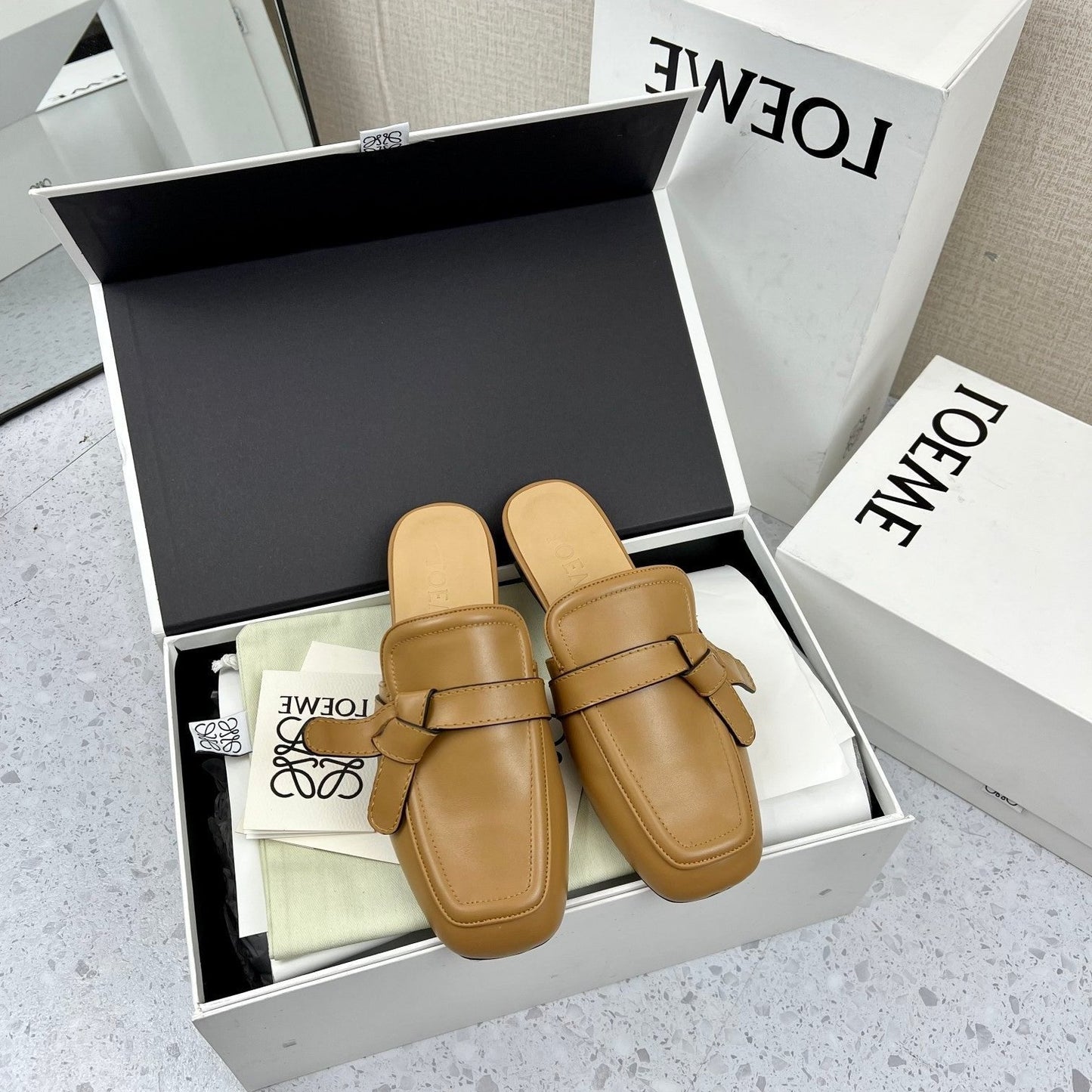 LW GATE BELTED MULE CAMEL CALFSKIN