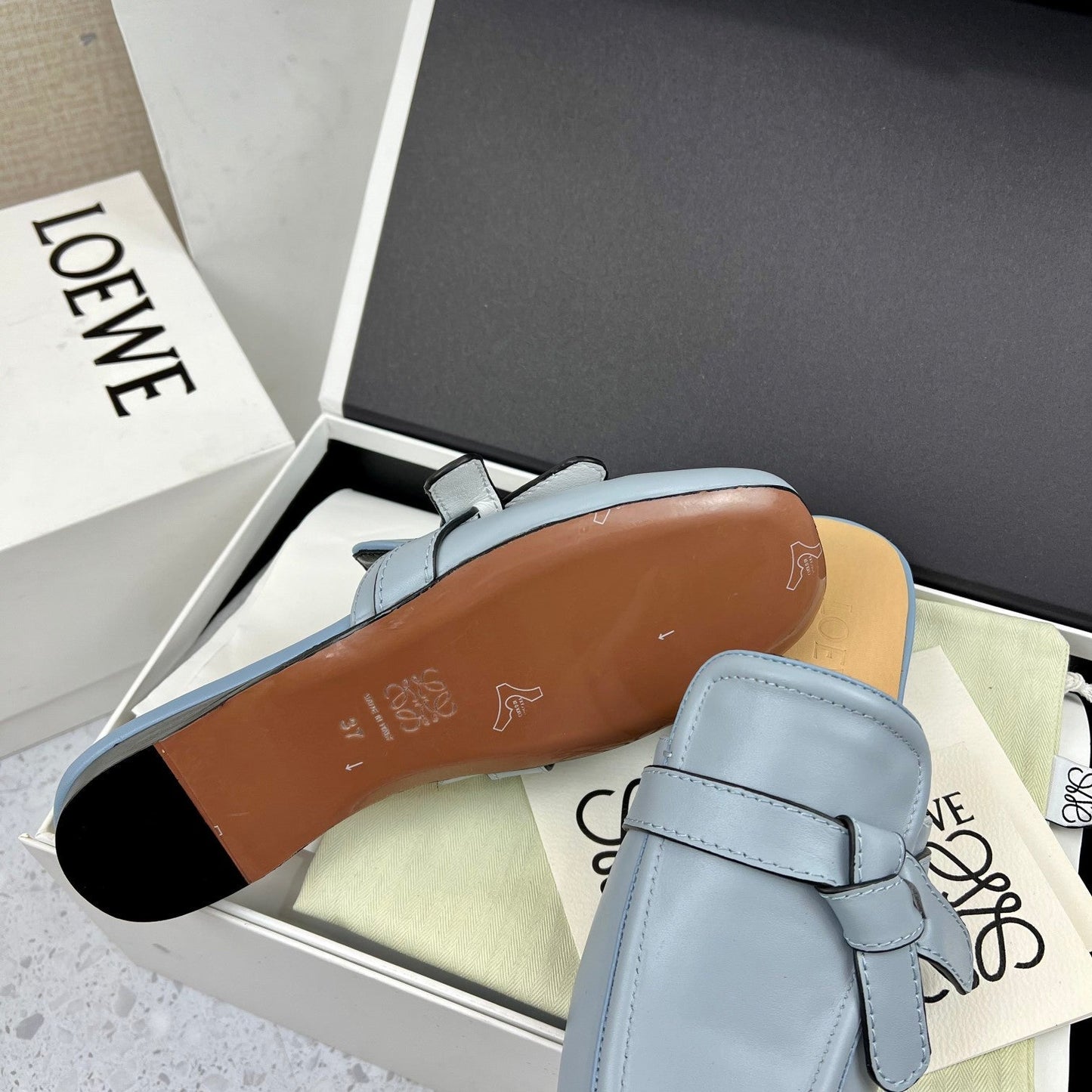 LW GATE BELTED MULE STONE CALFSKIN