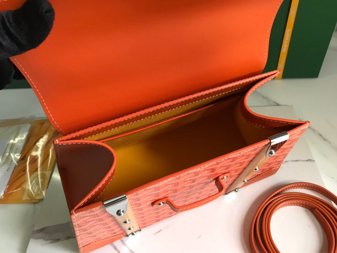 SAÏGON PM BAG 28 IN RED ORANGE GOYARDINE CANVAS AND CALFSKIN