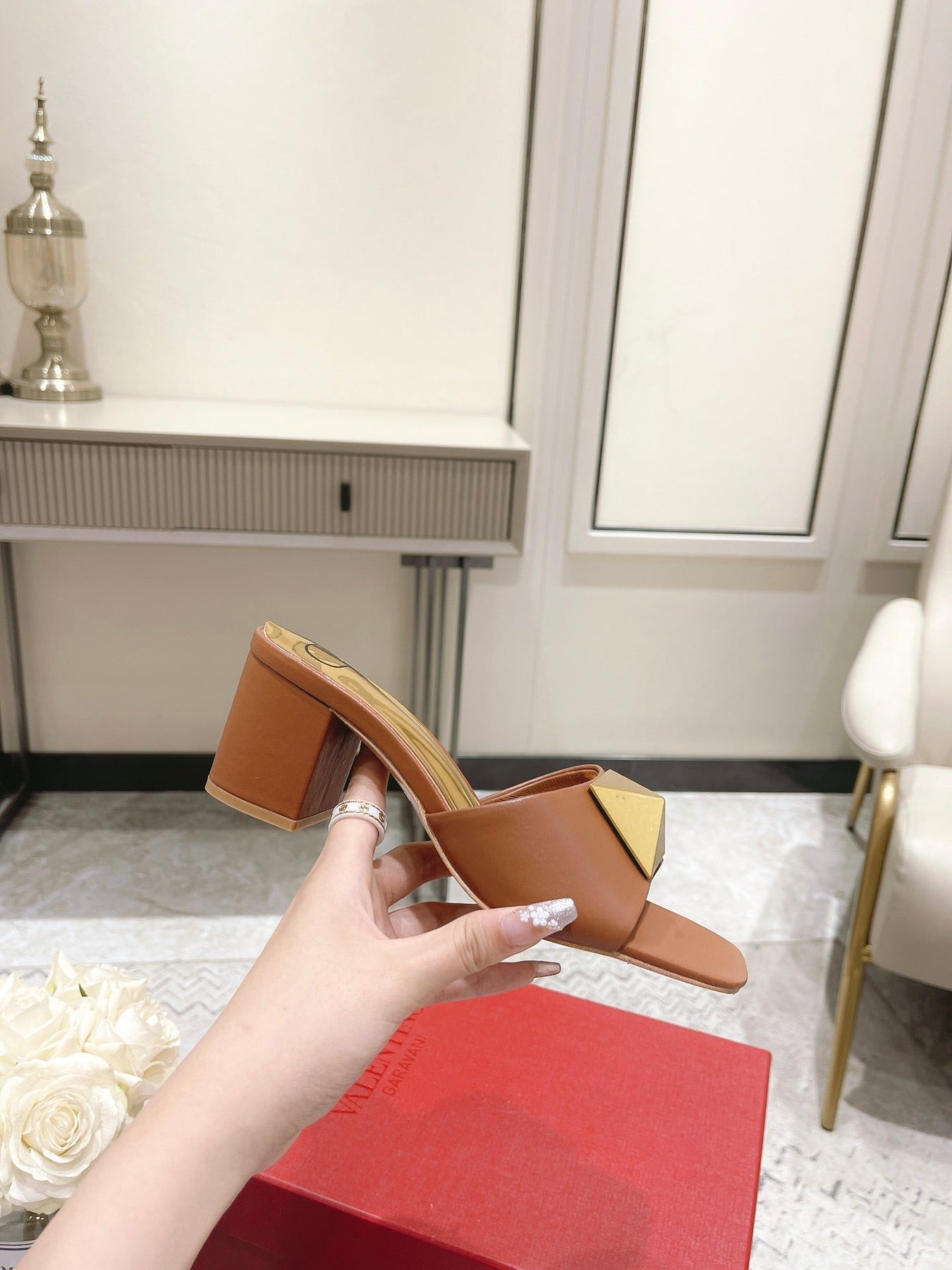 ONE STUD HEELED MULE 60 MM IN BRONZE BROWN CALFSKIN