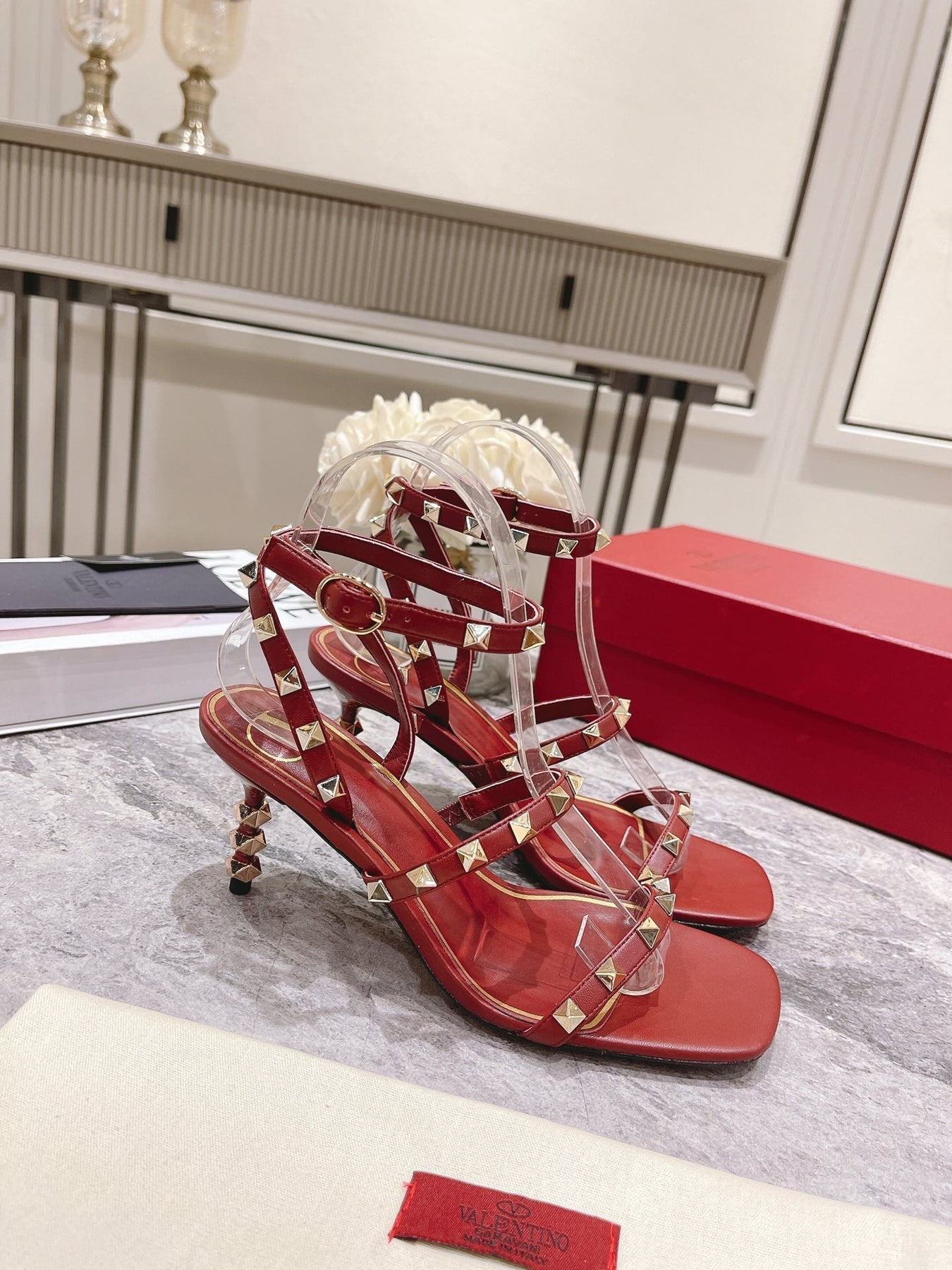 HIGH HEEL 6 CM SANDAL IN RUBY RED LAMBSKIN WITH STUDS