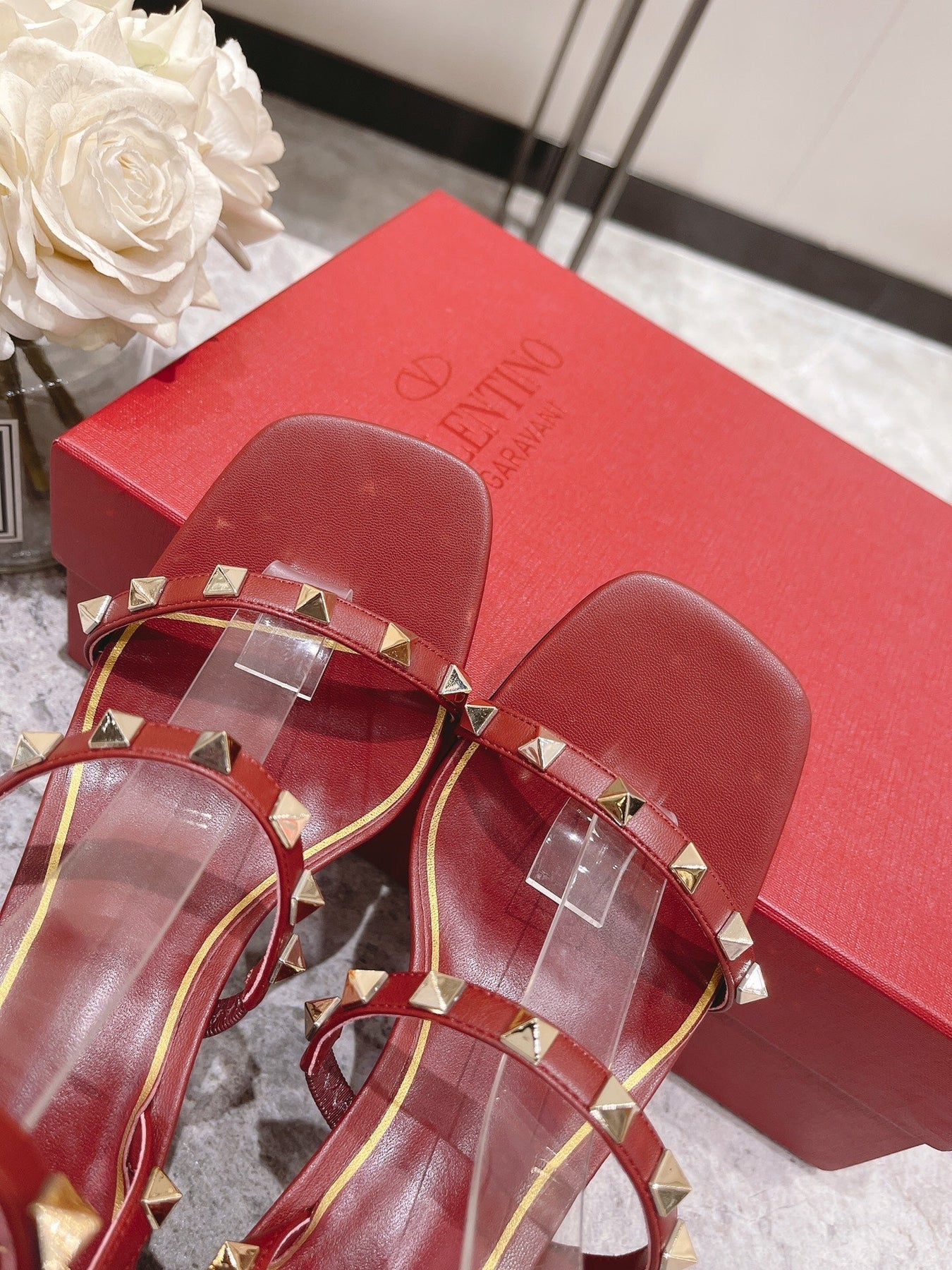 HIGH HEEL 6 CM SANDAL IN RUBY RED LAMBSKIN WITH STUDS