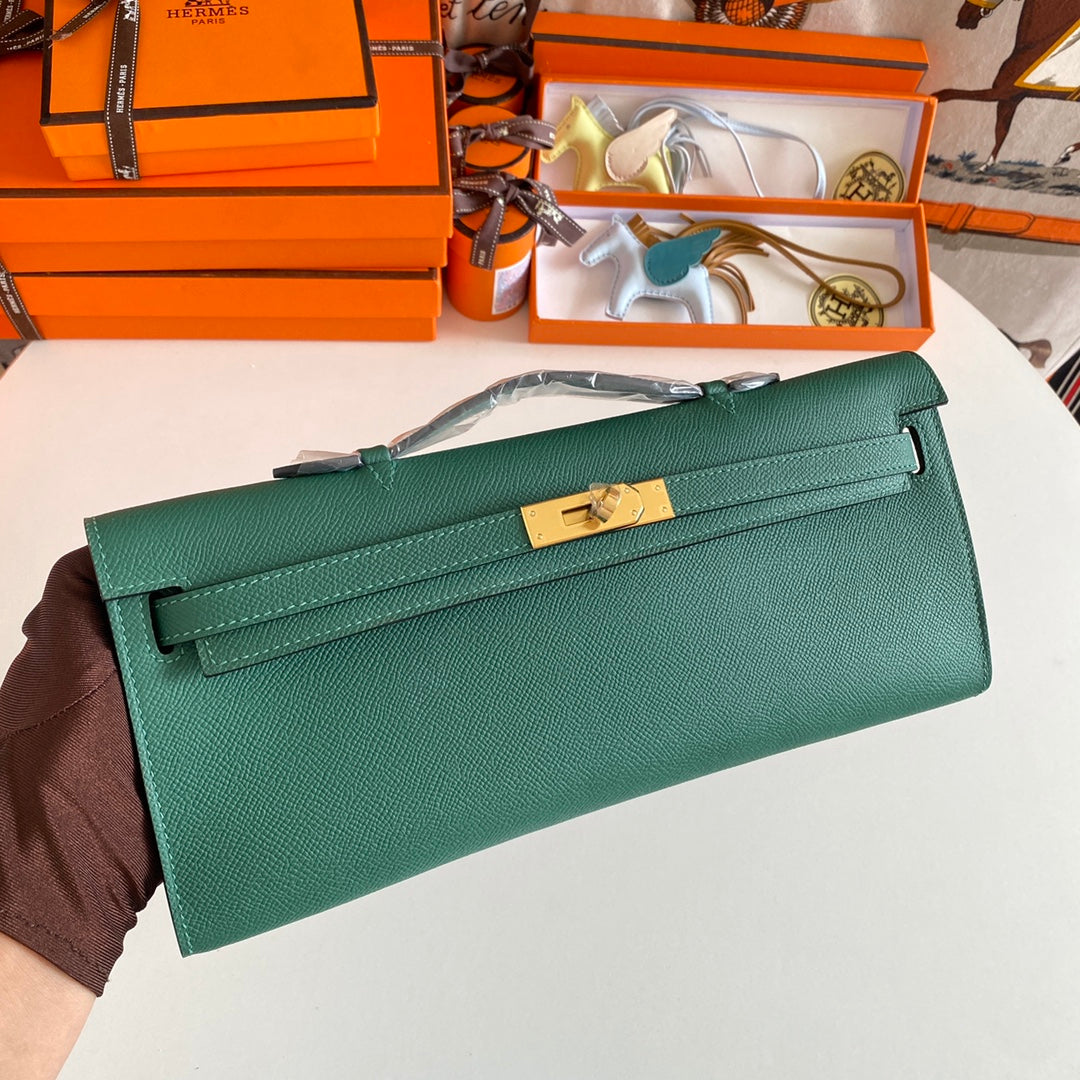 KELLY CUT 31 IN GREEN FOREST CALFSKIN WITH GOLD HARDWARE