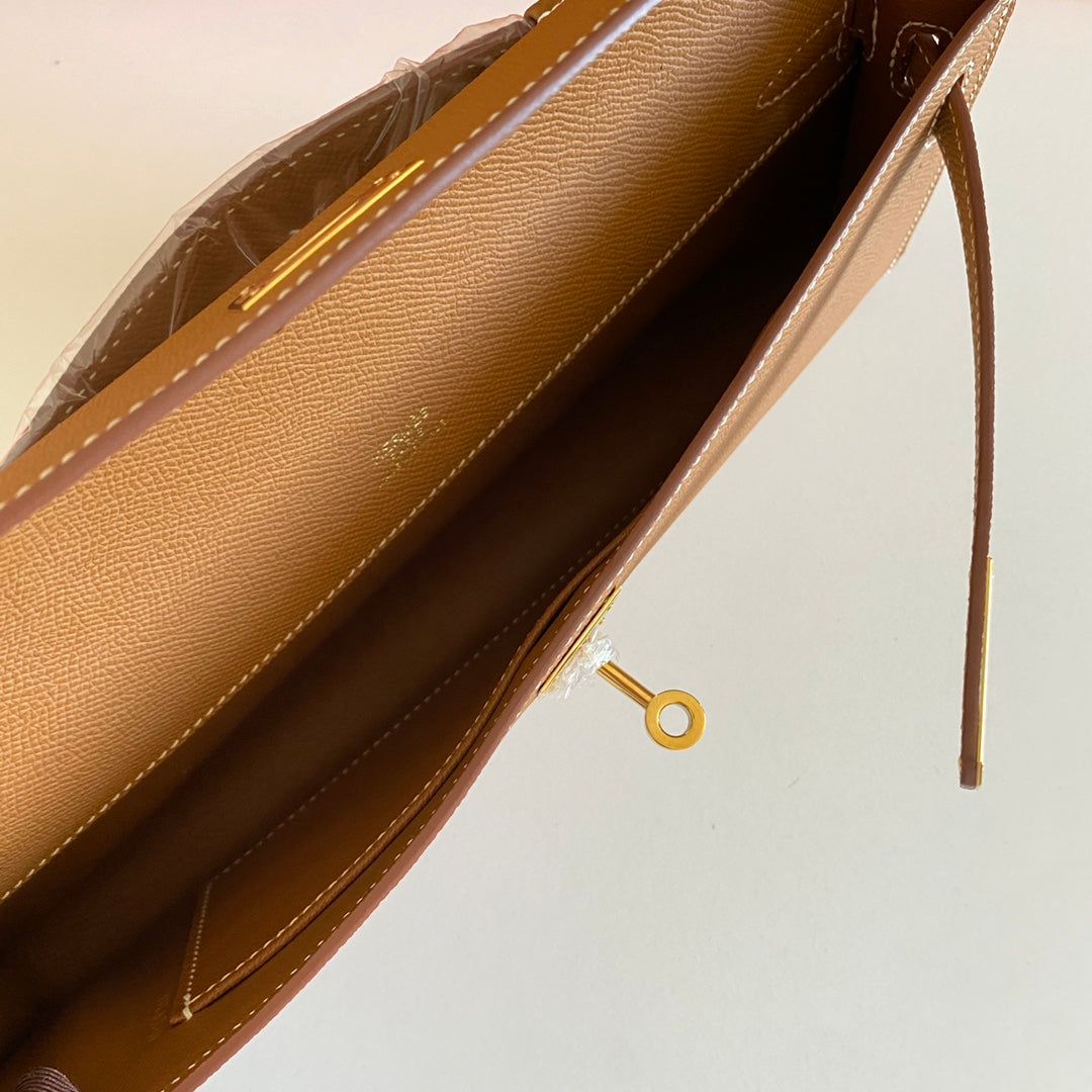 KELLY CUT 31 IN BRONZE BROWN CALFSKIN WITH GOLD HARDWARE