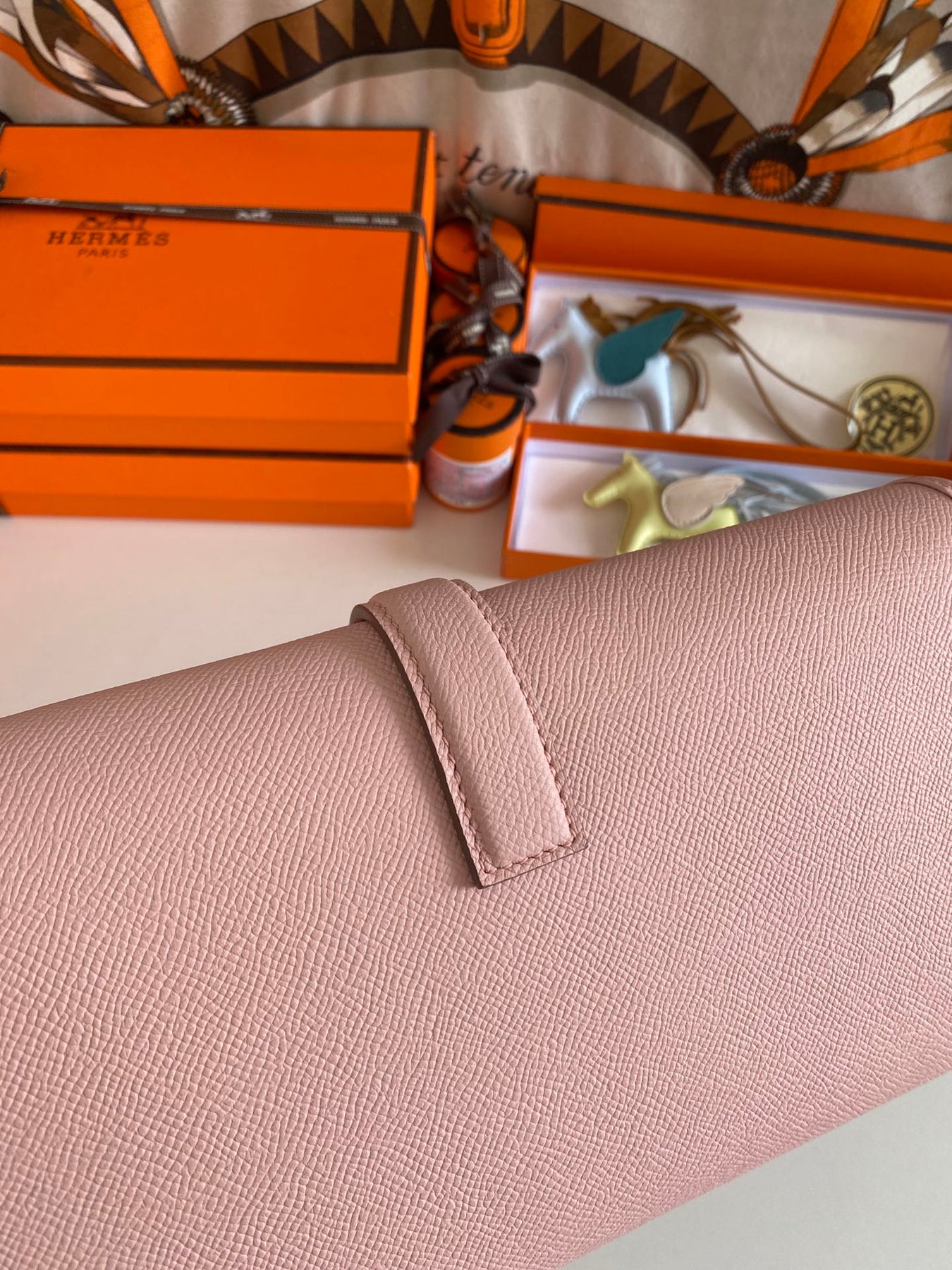 JIGE ELAN 29 CLUTCH IN CREPE PINK CALFSKIN