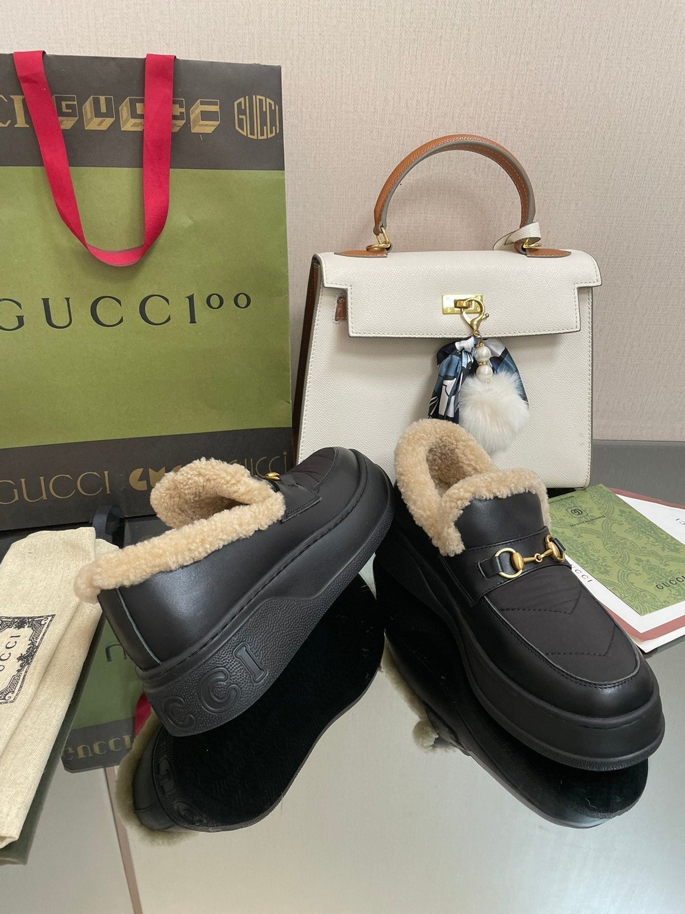 GG LOAFER IN BLACK CALFSKIN WITH BEIGE WOOL LINING