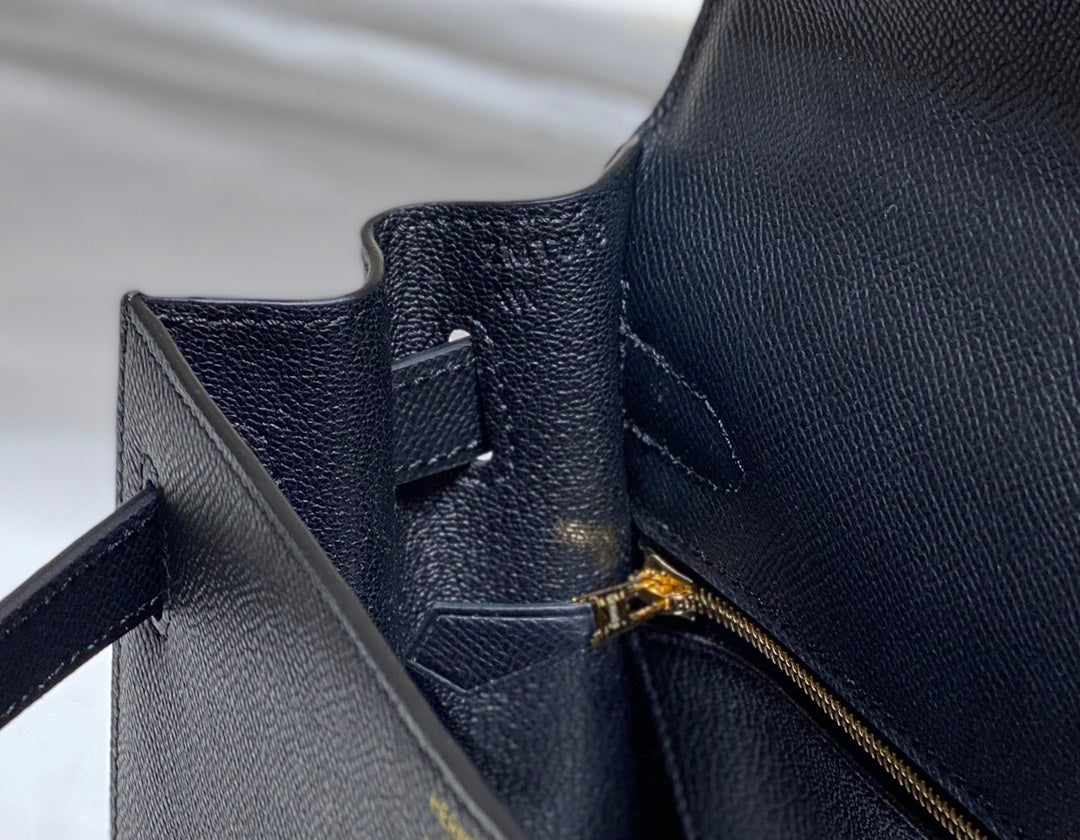KELLY 28CM IN NOIR EPSOM CALFSKIN GOLD HARDWARE