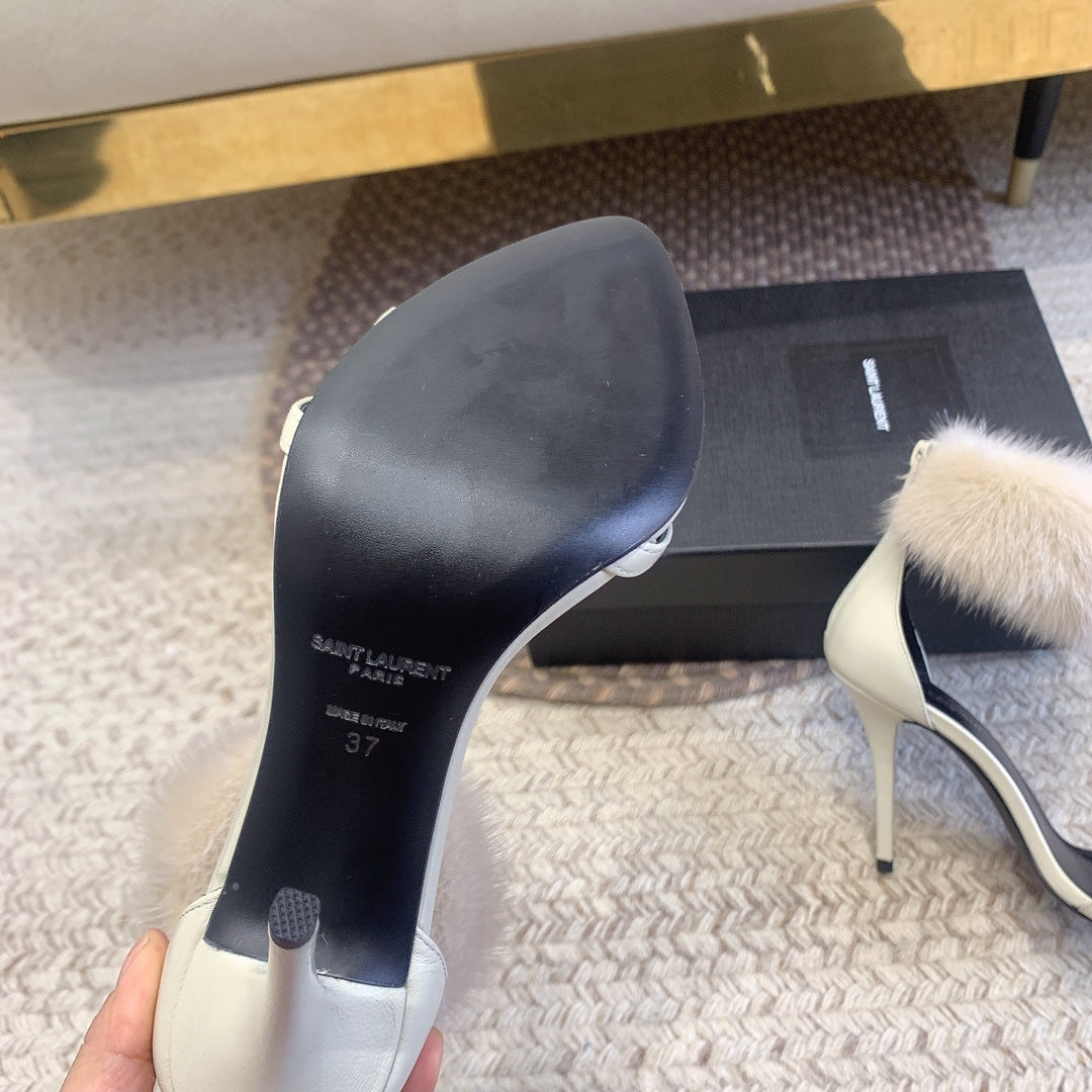 HIGH HEEL SANDAL IN WHITE POLISHED CALFSKIN AND MINK FUR