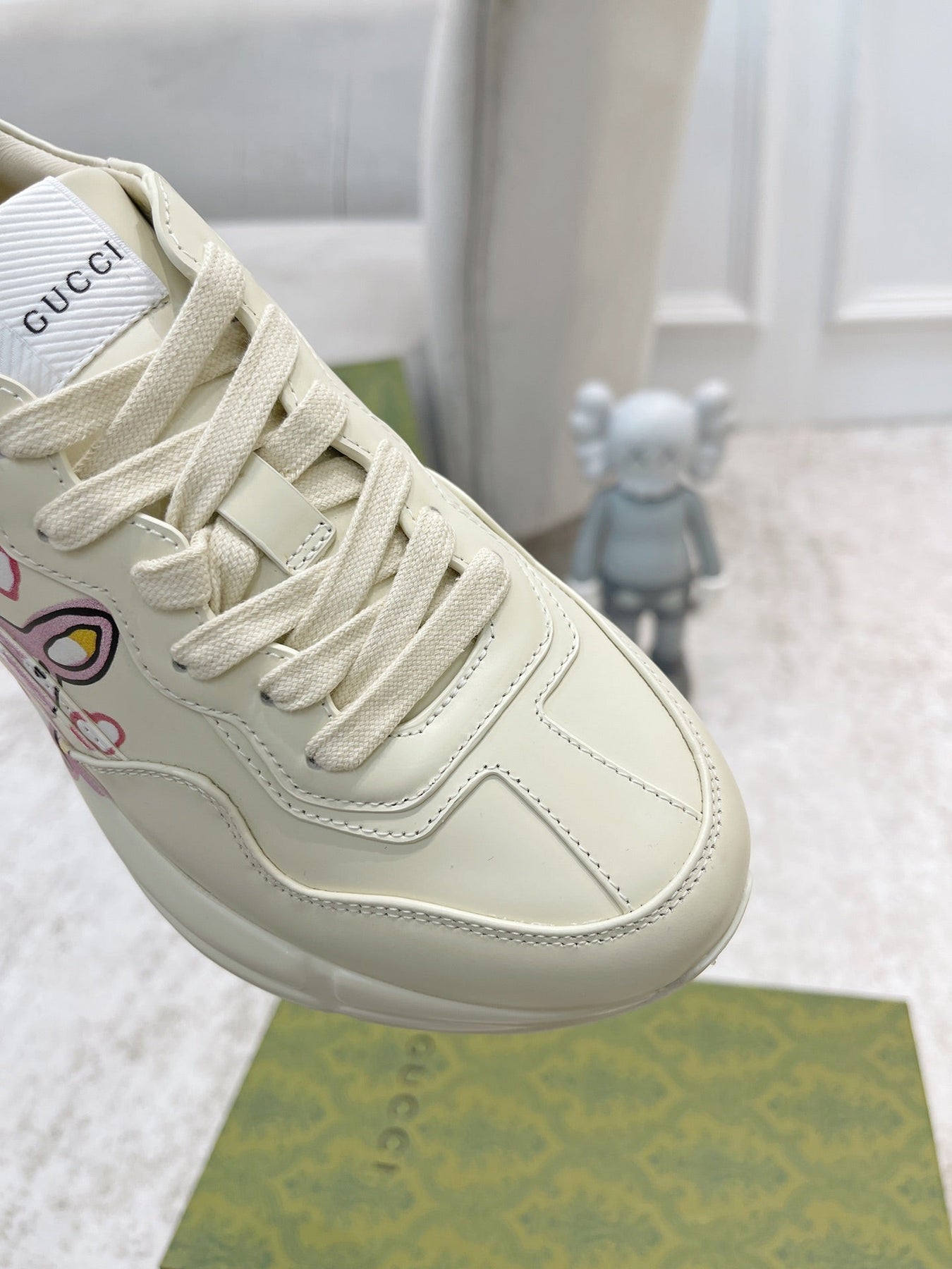 GG RHYTON TRAINER WHITE LAMBSKIN WITH FOX ICON