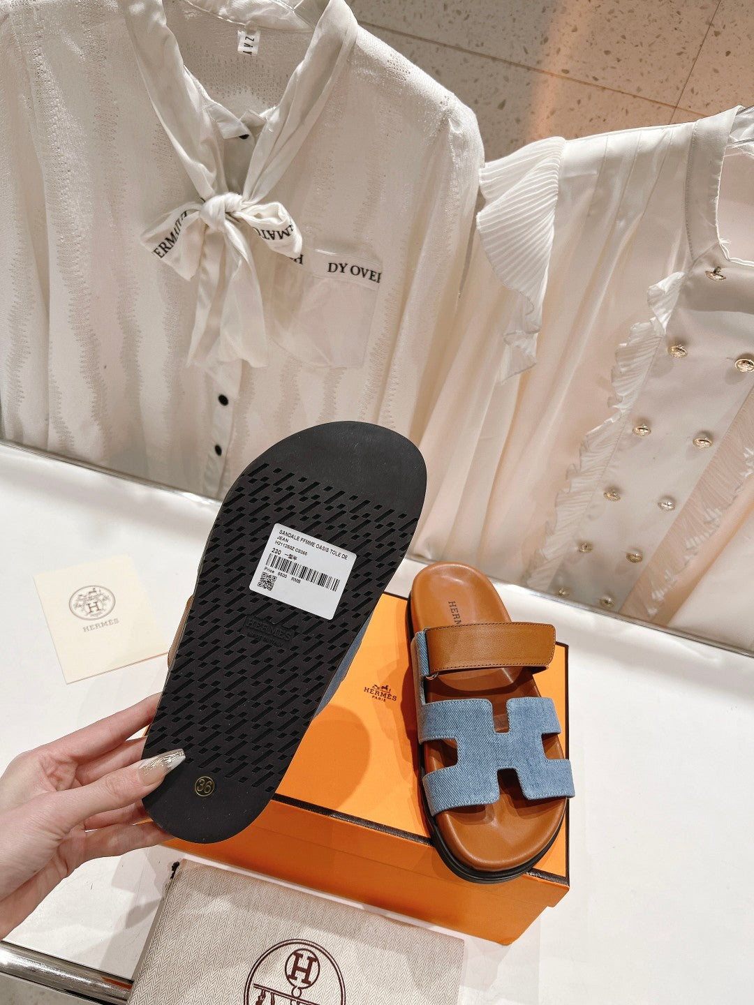 CHYPRE SANDAL BRIGHT BROWN LAMBSKIN AND BLUE DENIM