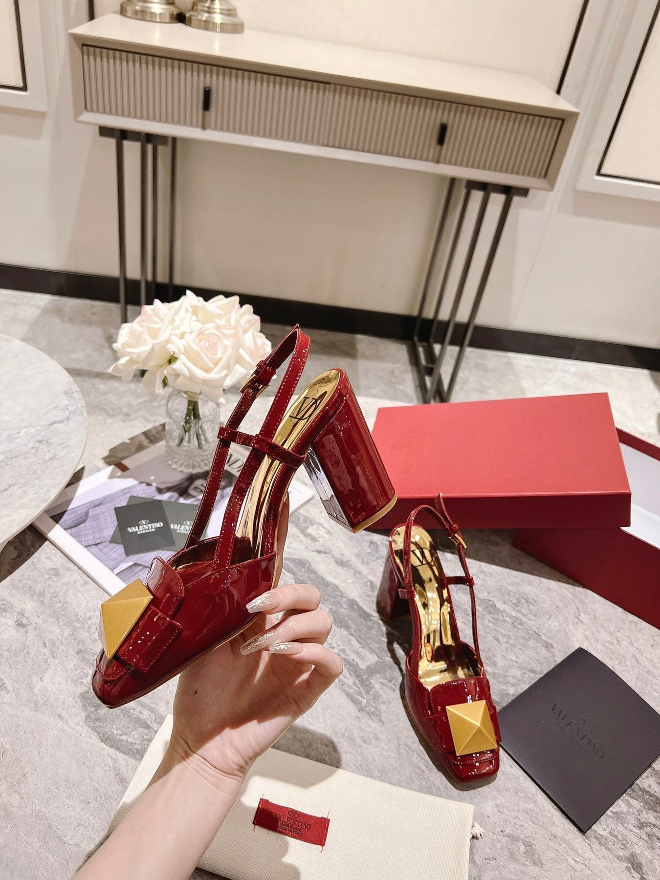 ONE STUD RUBY RED PATENT LEATHER LACE-UP HIGH HEELS 85 MM