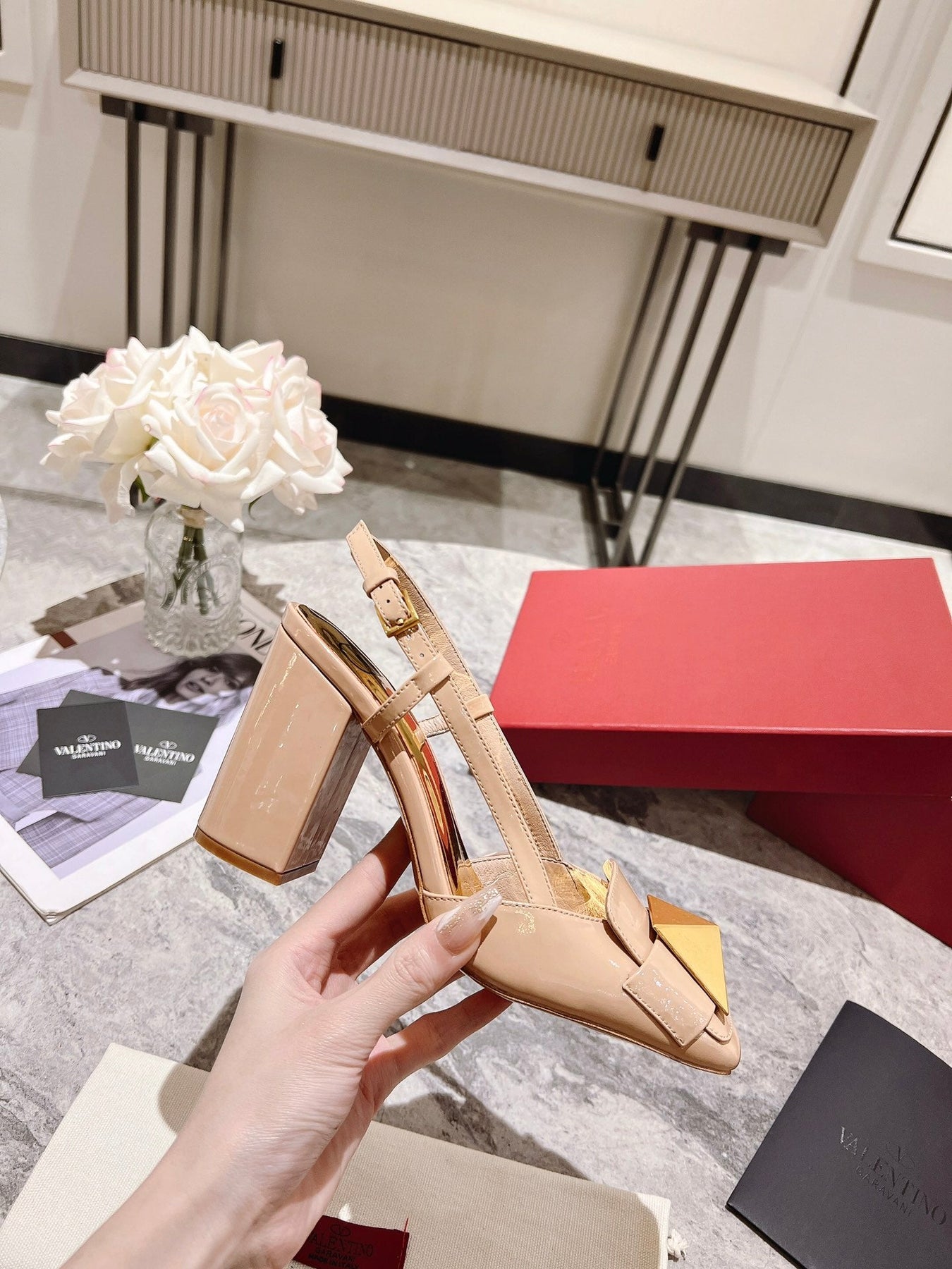 ONE STUD BEIGE TAN PATENT LEATHER LACE-UP HIGH HEELS 85 MM