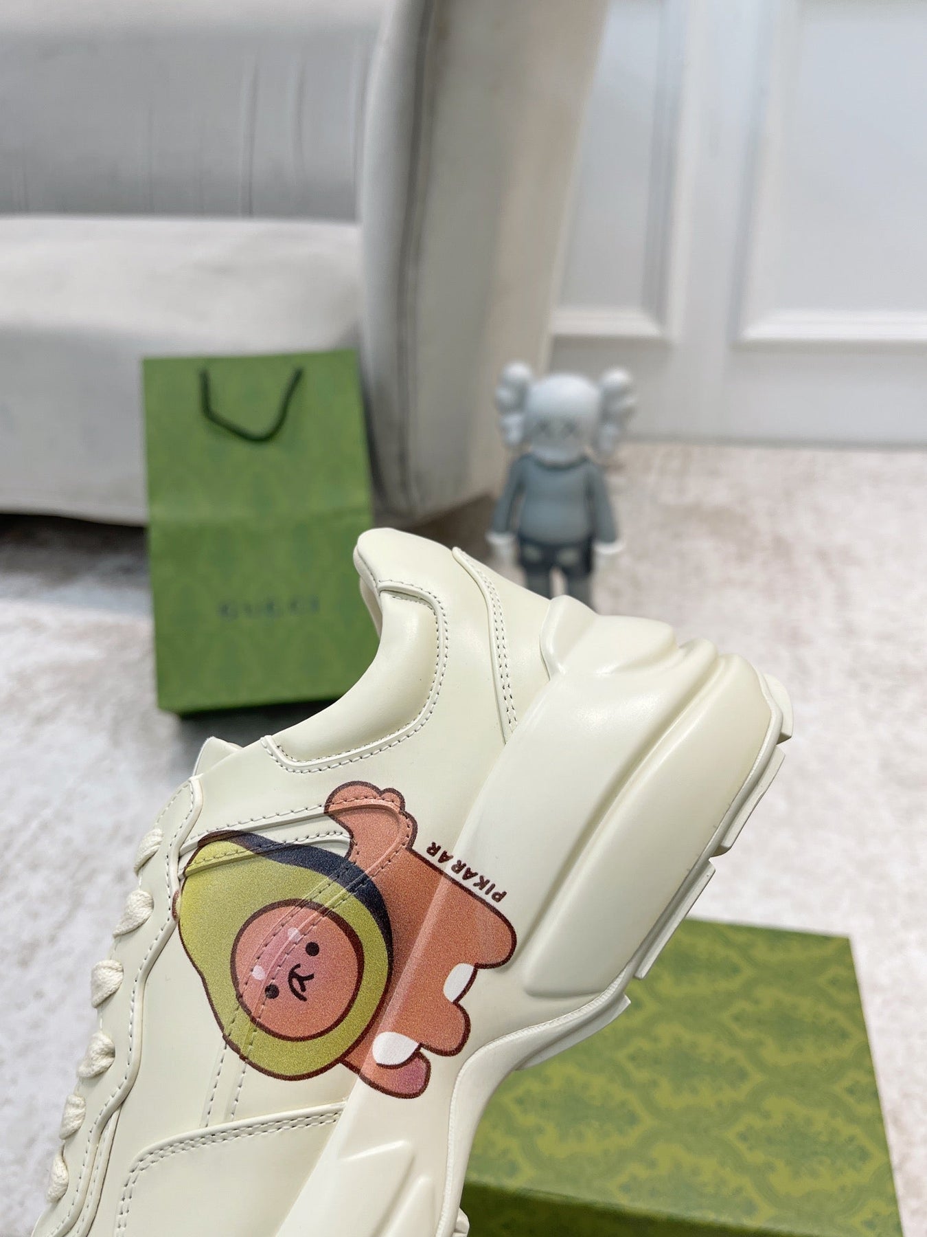 GG RHYTON TRAINER WHITE LAMBSKIN WITH AVOCADO MOTIF