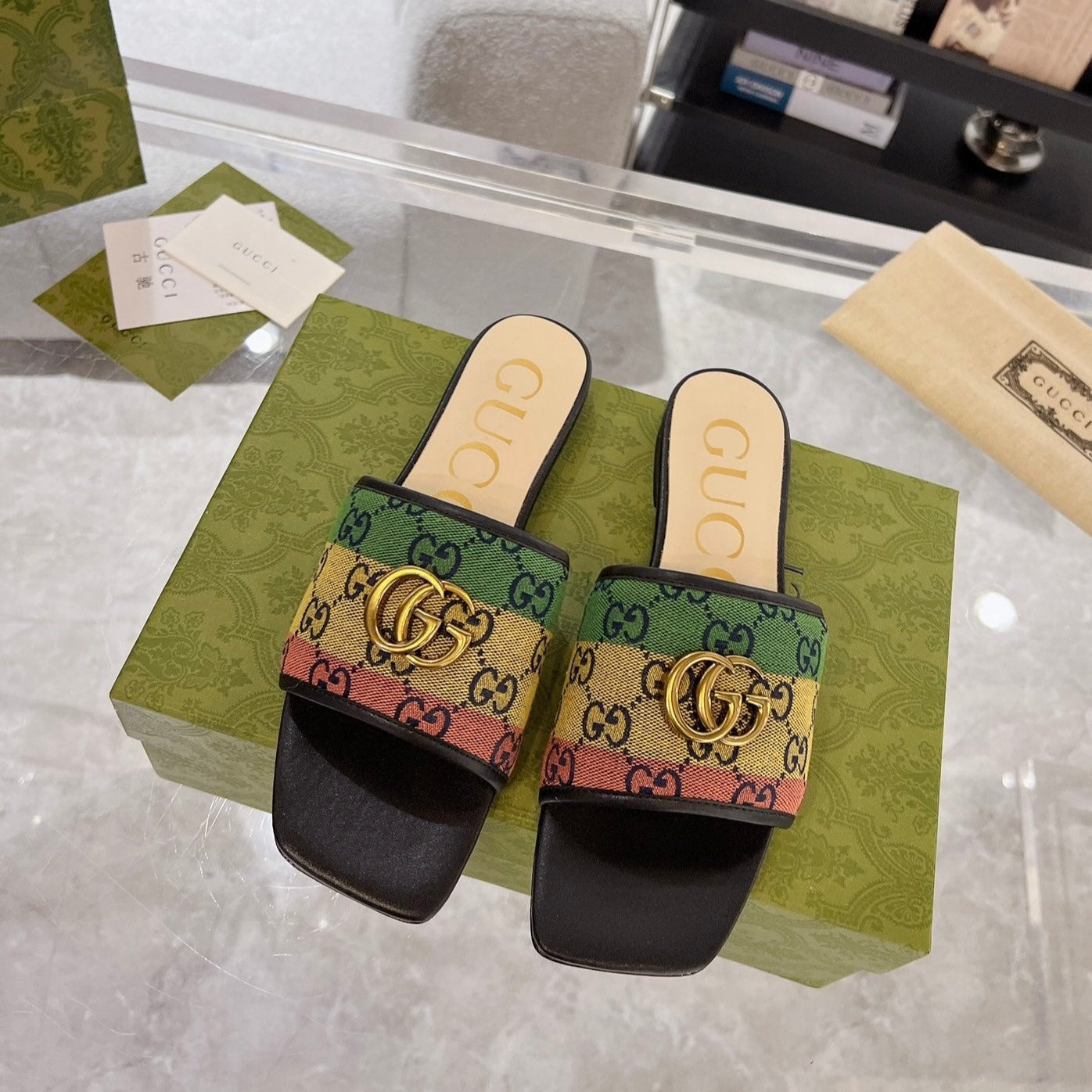 GG EXCLUSIVE SLIDE SANDAL BLACK AND CREAM FABRIC