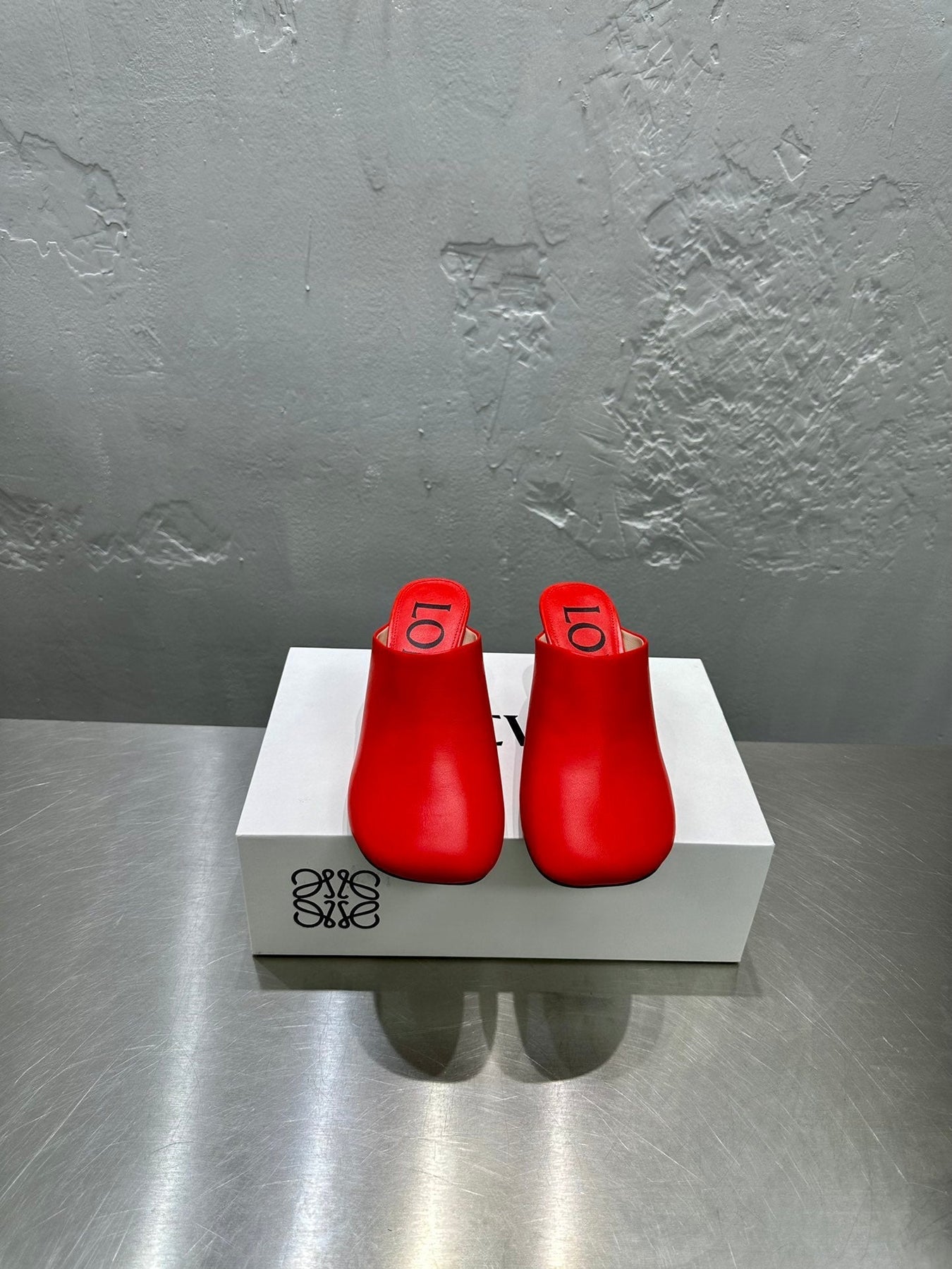 LW TOY MULE 55 RED CALFSKIN