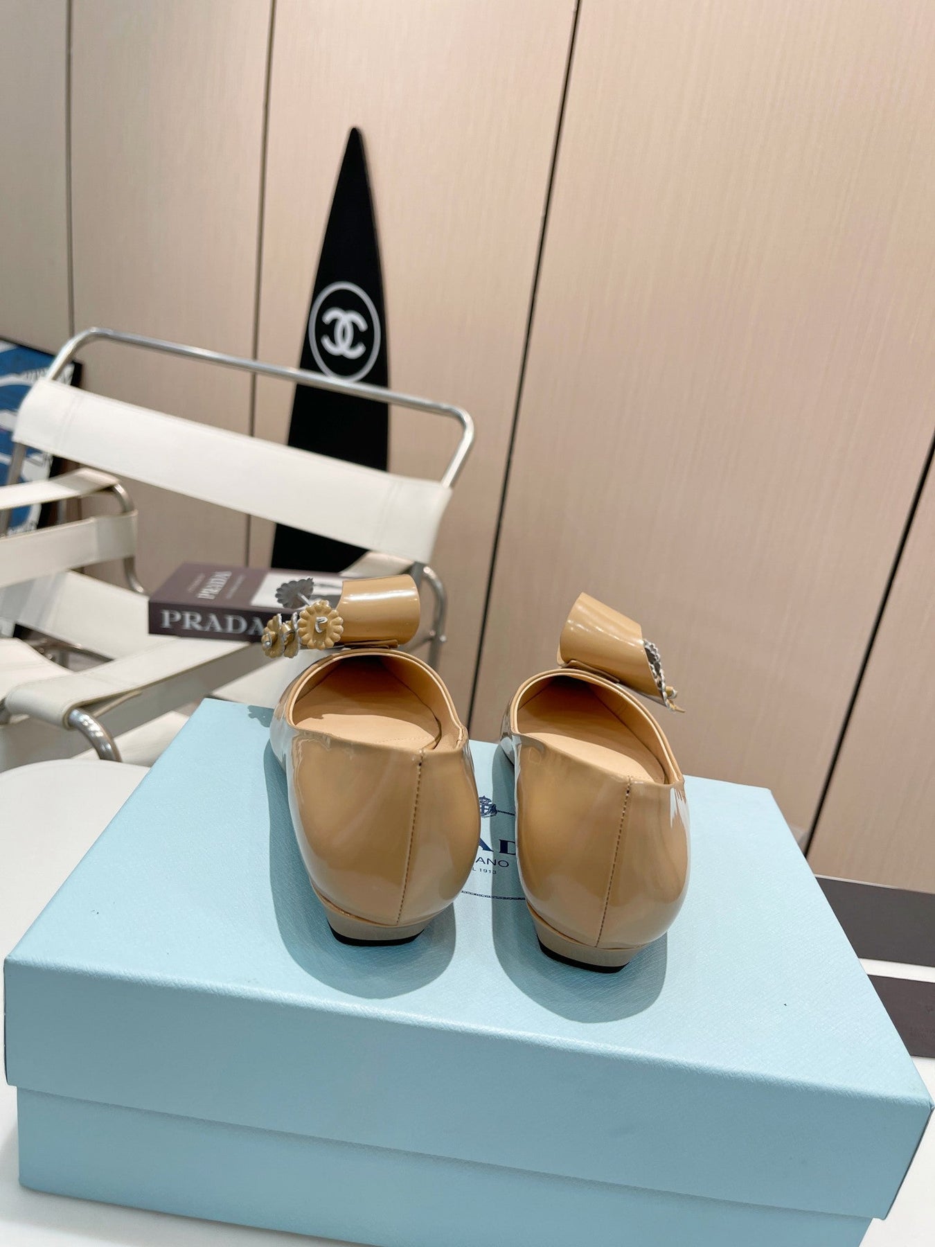 BALLET FLATS POINTED TOE IN TORTILLA BROWN SHINY CALFSKIN ATTACHED FLOWERS