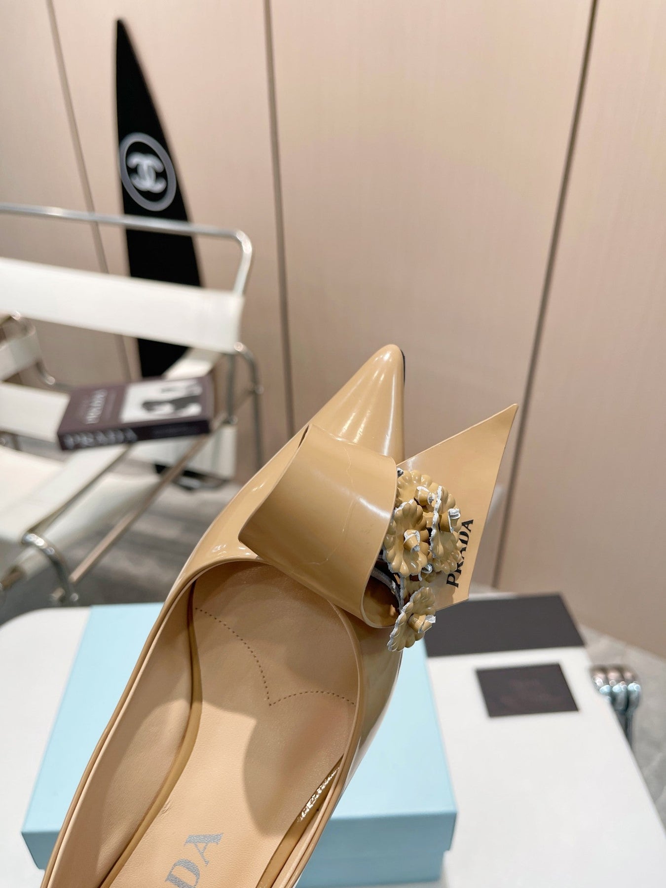 BALLET FLATS POINTED TOE IN TORTILLA BROWN SHINY CALFSKIN ATTACHED FLOWERS