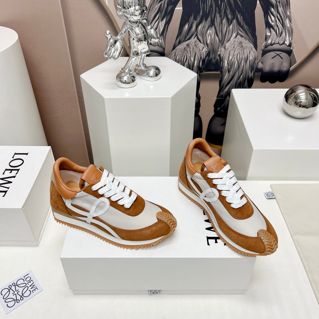 FLOW RUNNER SNEAKER IN BRONZE BROWN SUEDE AND PALE GRAY SHEEPSKIN