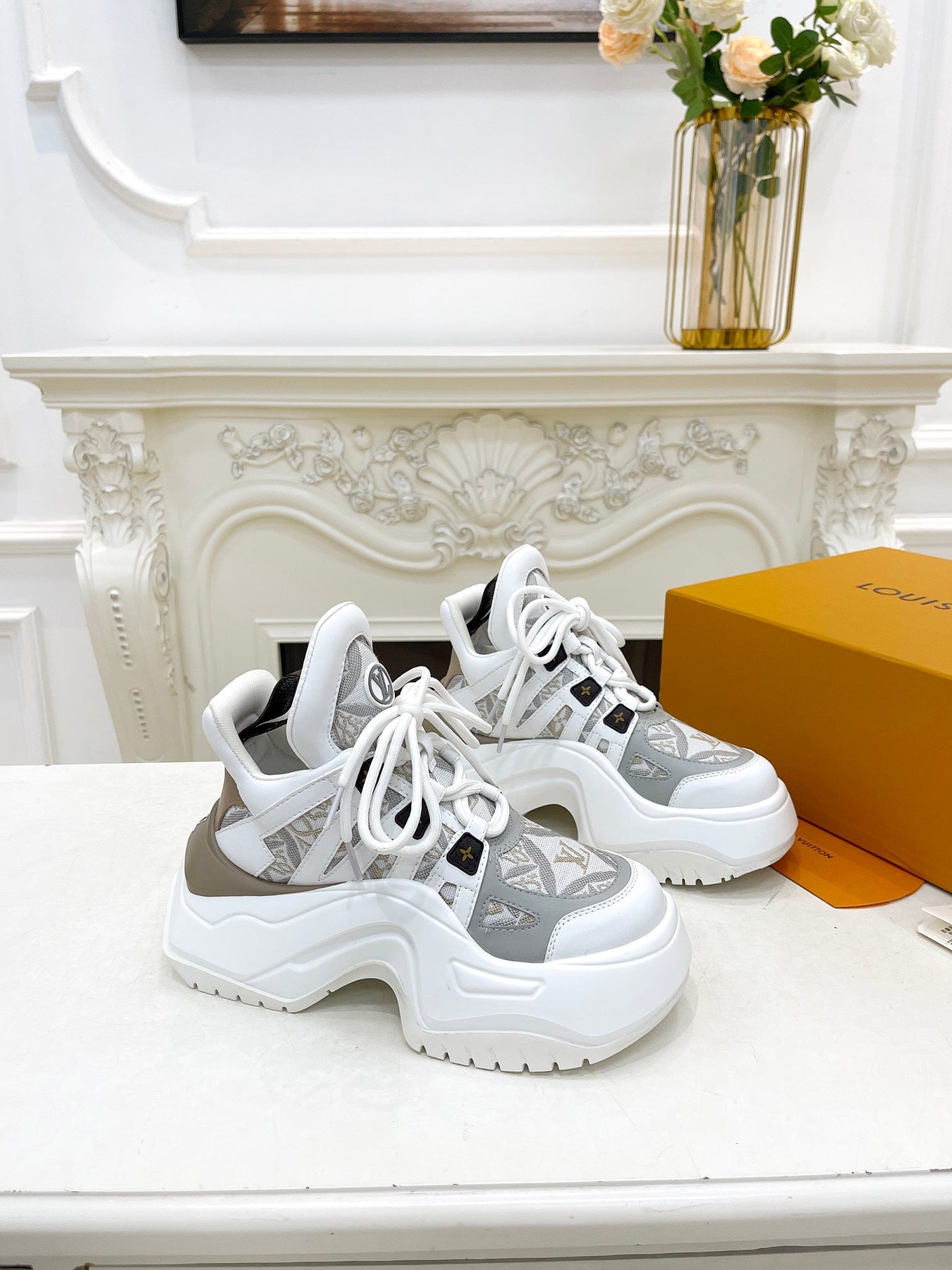 LV ARCHLIGHT 2.0 PLATFORM SNEAKER IN WHITE MIX DOVE GRAY MIX OF MATERIALS