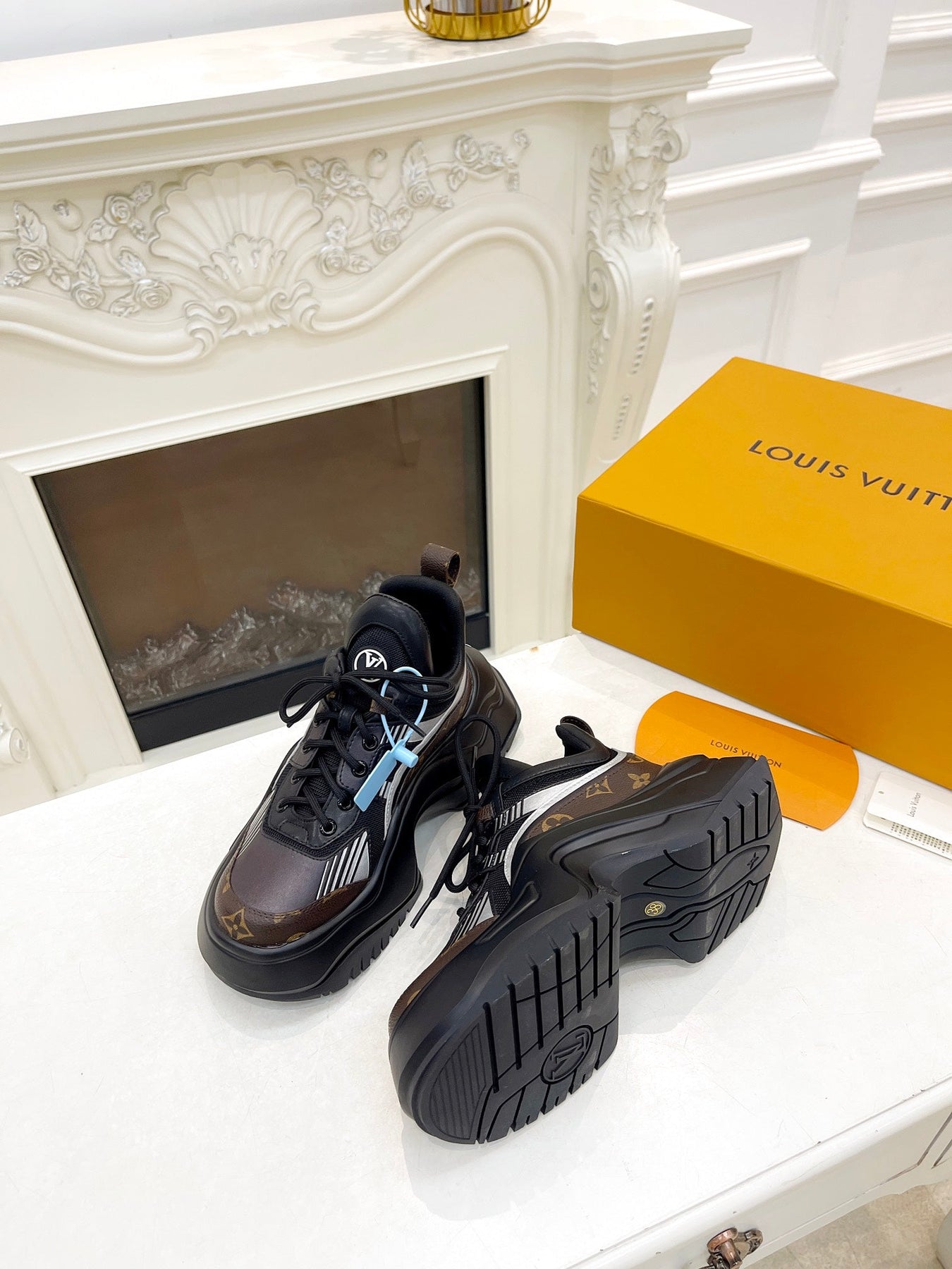 LV ARCHLIGHT 2.0 PLATFORM SNEAKER IN BLACK MIX OF MATERIALS