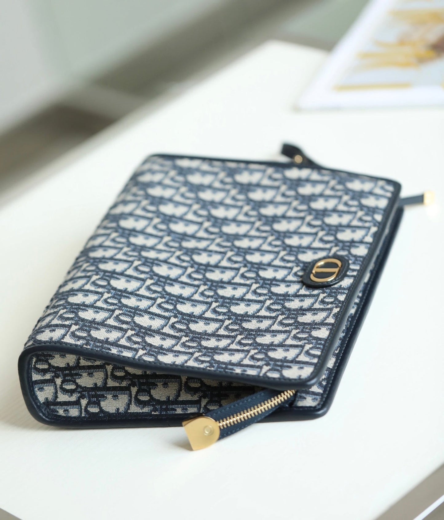 BOOK TOTE 26 IN BLACK OBLIQUE JACQUARD