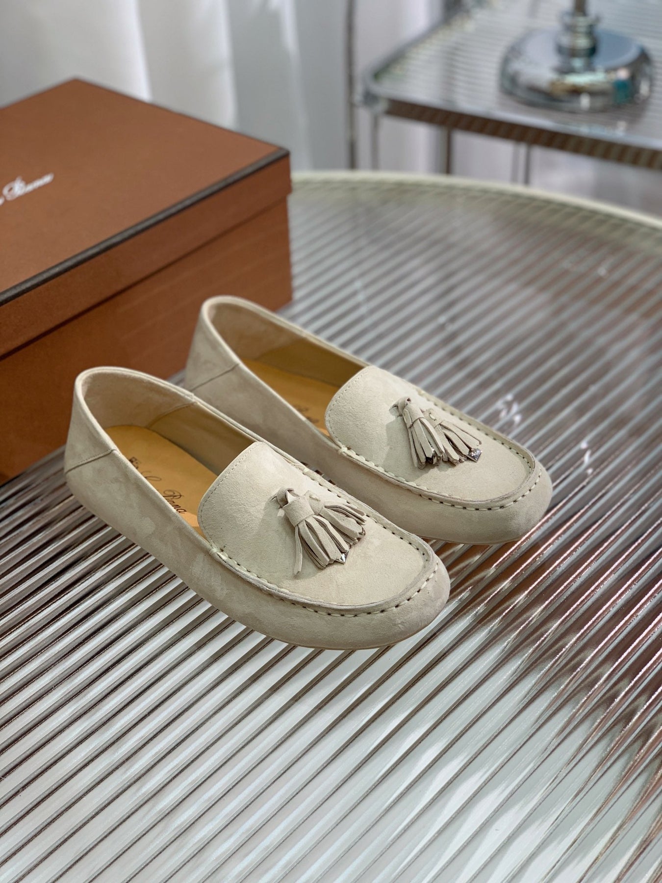 LP DOT SOLE WALK LOAFERS CREAMY WHITE SUEDE