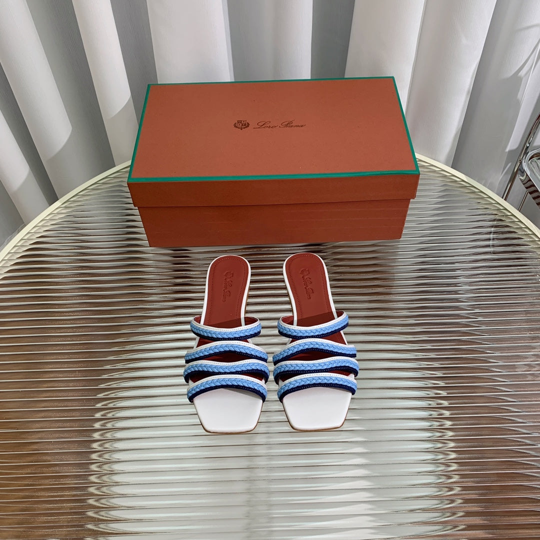 LP SPRIGHTLY CHARMS FLAT SANDAL SKY CALFSKIN