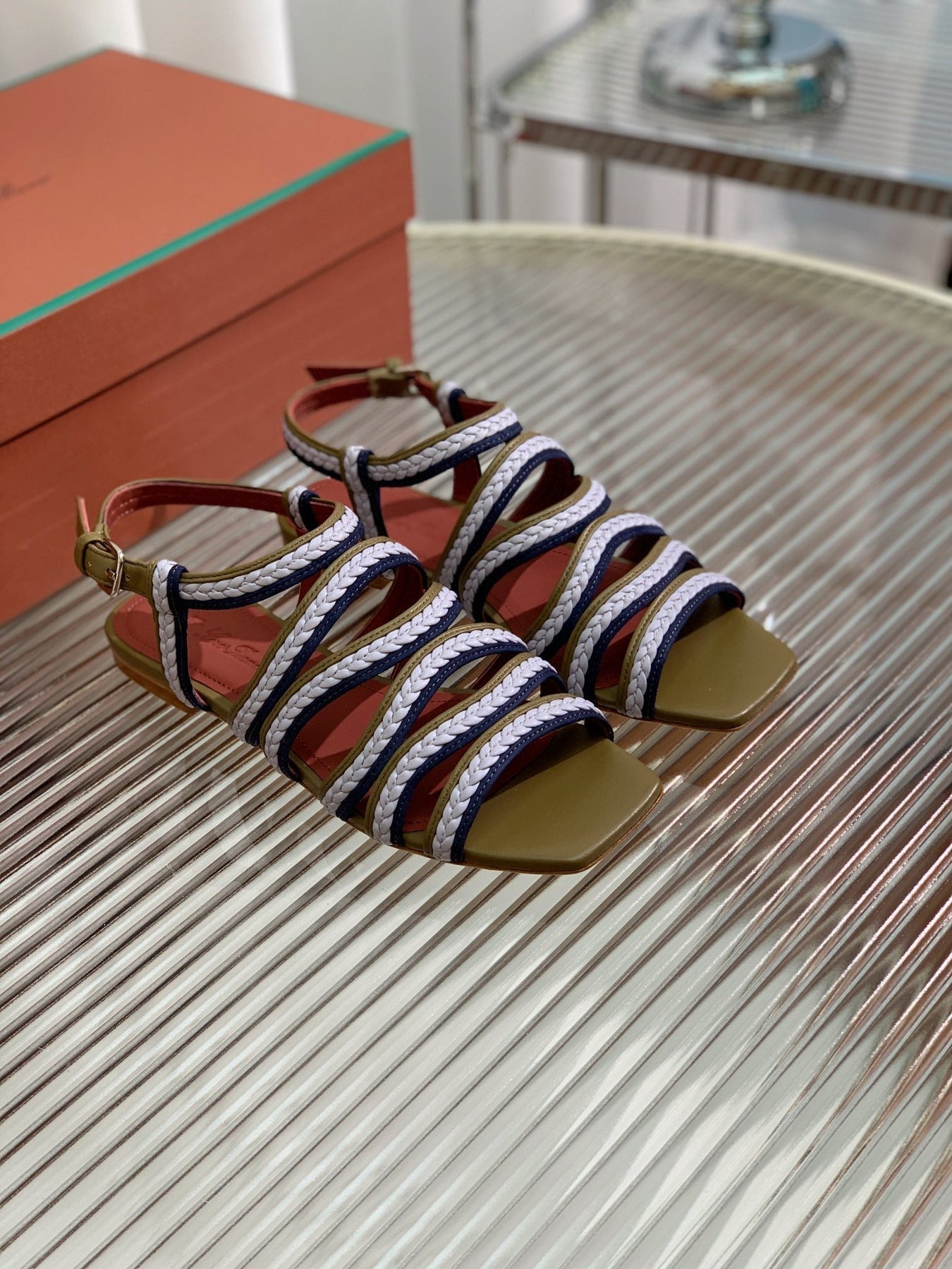 LP SPRIGHTLY CHARMS SANDAL WHITE AND OLIVE CALFSKIN