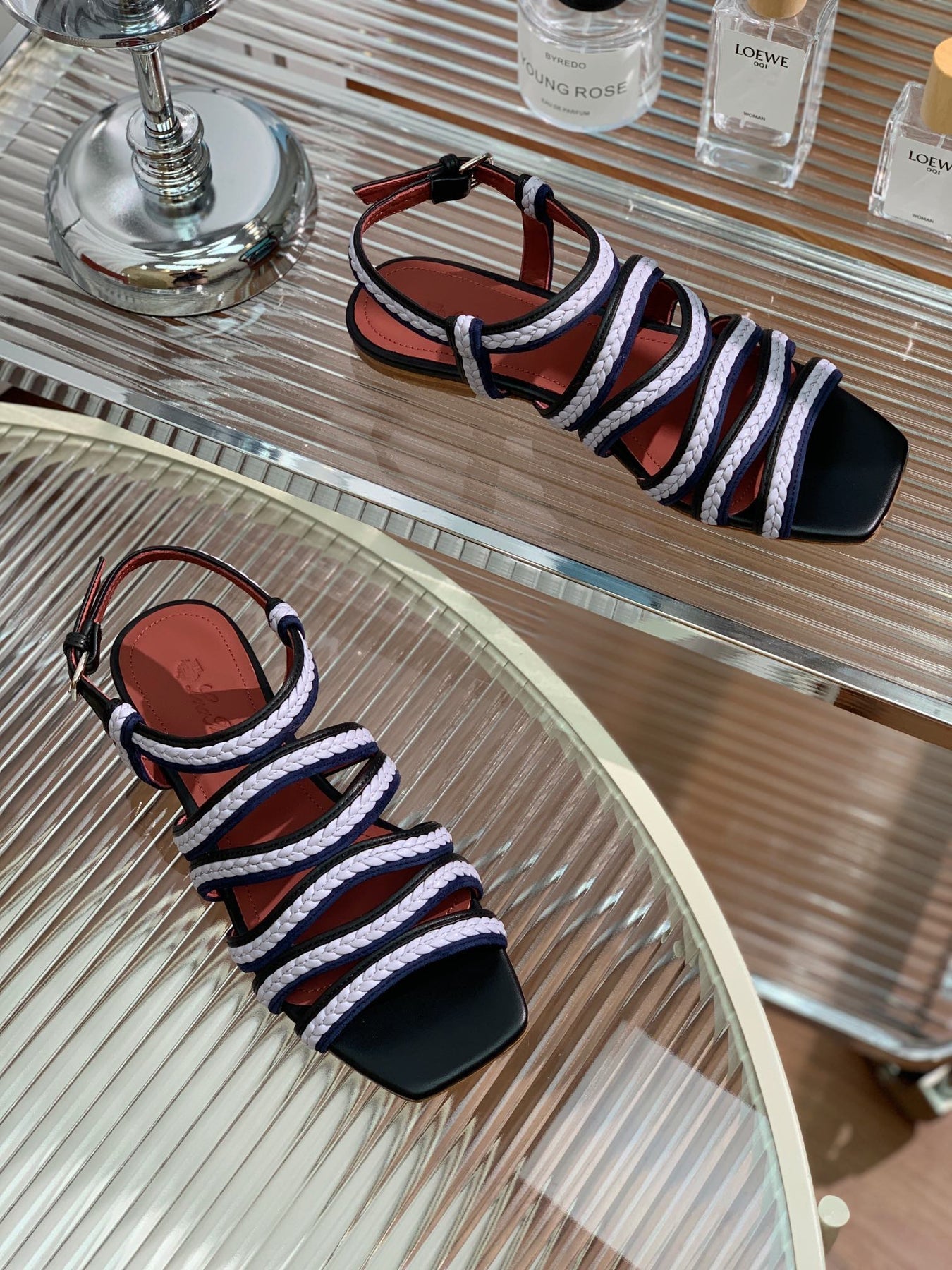 LP SPRIGHTLY CHARMS SANDAL WHITE AND BLACK CALFSKIN
