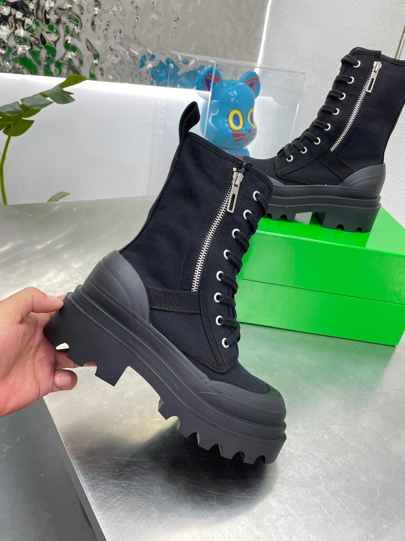 RIBBON BOMBER LACE-UP BOOTS IN BLACK CANVAS