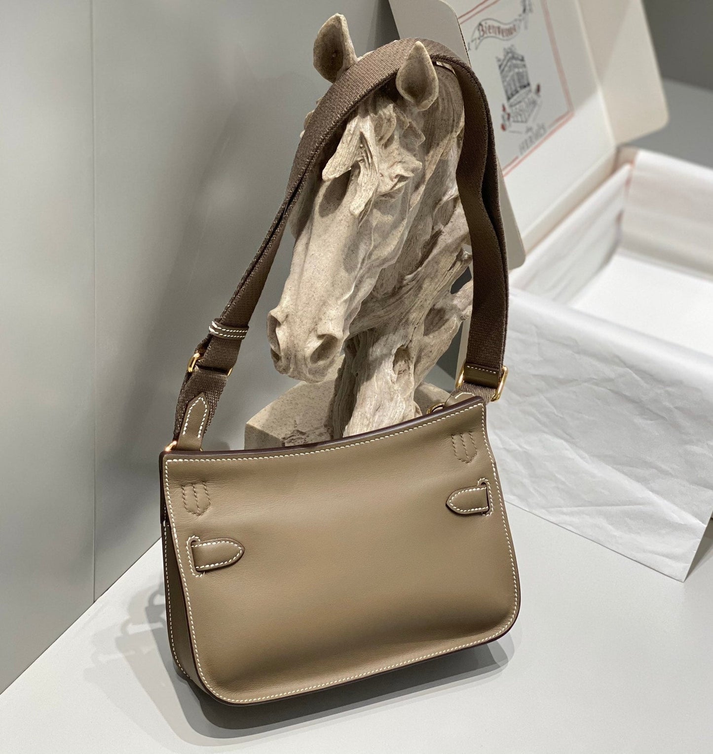 HM JYPSIERE SHOULDER BAG 23 IN WOOD BROWN CALFSKIN GOLD HARDWARE